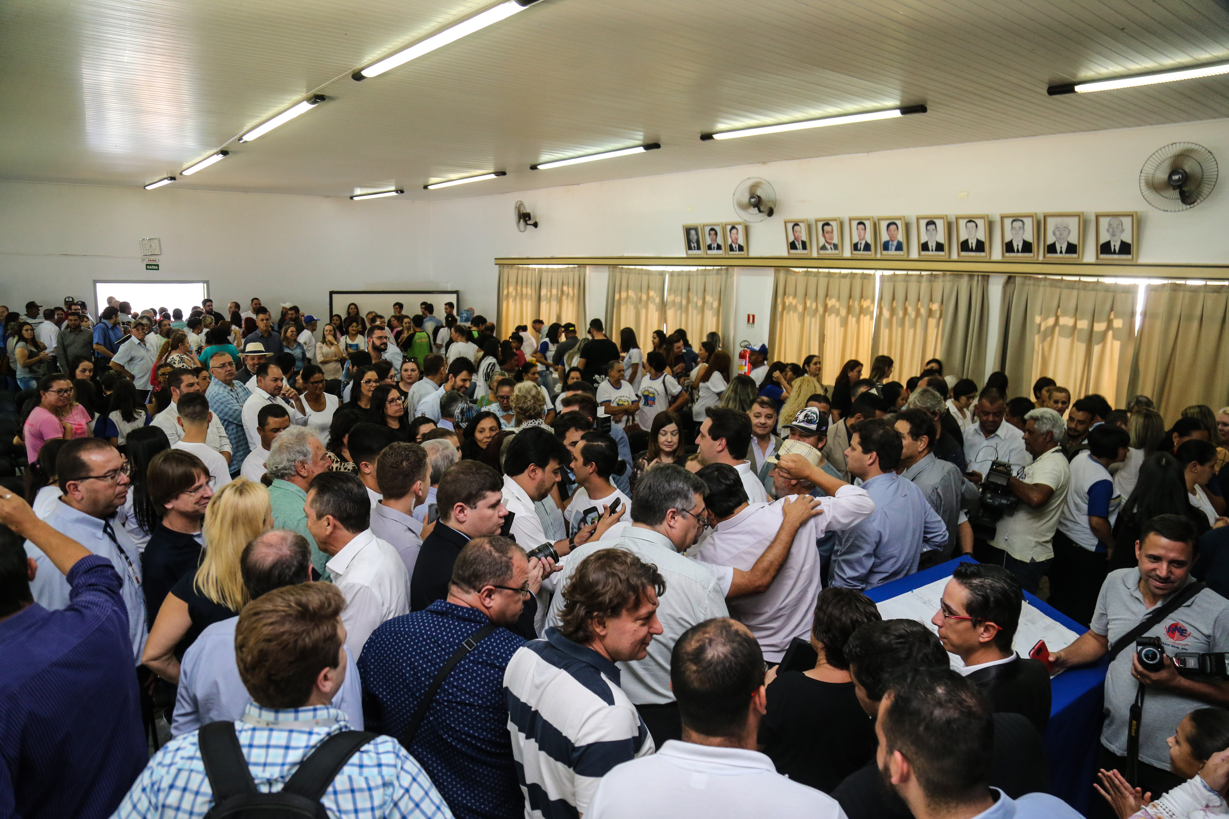 O governador Carlos Massa Ratinho Junior assina ordem de serviço para construção de Escola em Mauá da Serra nesta quarta-feira (10). Londrina, 10/04/2019 - Foto: Geraldo Bubniak/ANPr