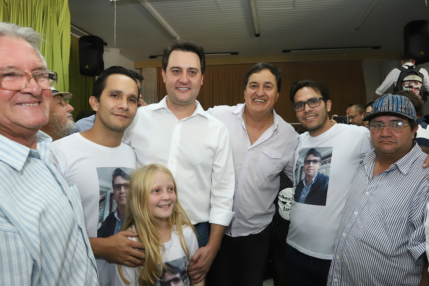 O município de Mauá da Serra, no Vale do Ivaí, ganhará uma nova escola estadual. O governador Carlos Massa Ratinho Junior esteve no município nesta quarta-feira (10) para assinar a ordem de serviço para a construção do Colégio Estadual Vilson Miranda, que terá capacidade para 840 estudantes. O investimento é de R$ 5 milhões. - Mauá da Serra, 10/04/2019 - Foto: Rodrigo Félix Leal/ANPr