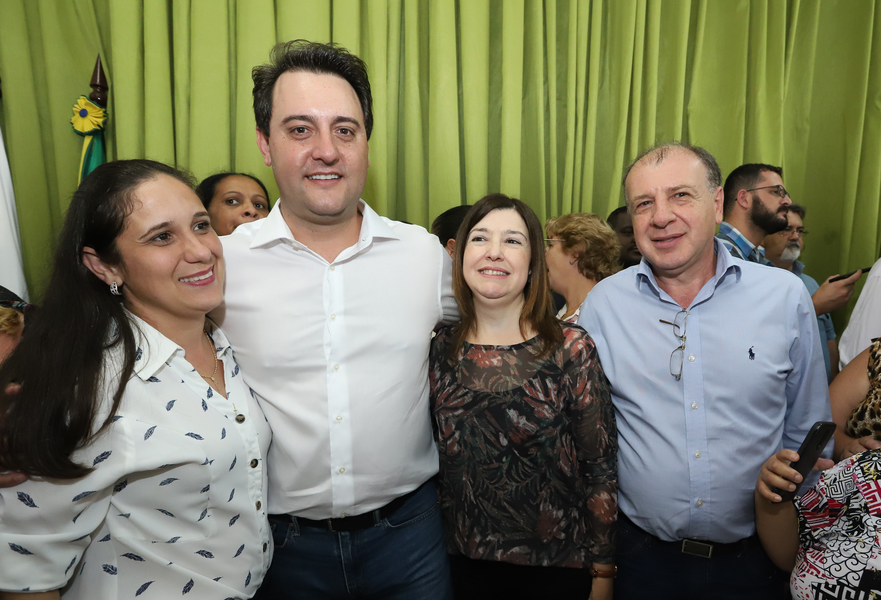 O município de Mauá da Serra, no Vale do Ivaí, ganhará uma nova escola estadual. O governador Carlos Massa Ratinho Junior esteve no município nesta quarta-feira (10) para assinar a ordem de serviço para a construção do Colégio Estadual Vilson Miranda, que terá capacidade para 840 estudantes. O investimento é de R$ 5 milhões. - Mauá da Serra, 10/04/2019 - Foto: Rodrigo Félix Leal/ANPr