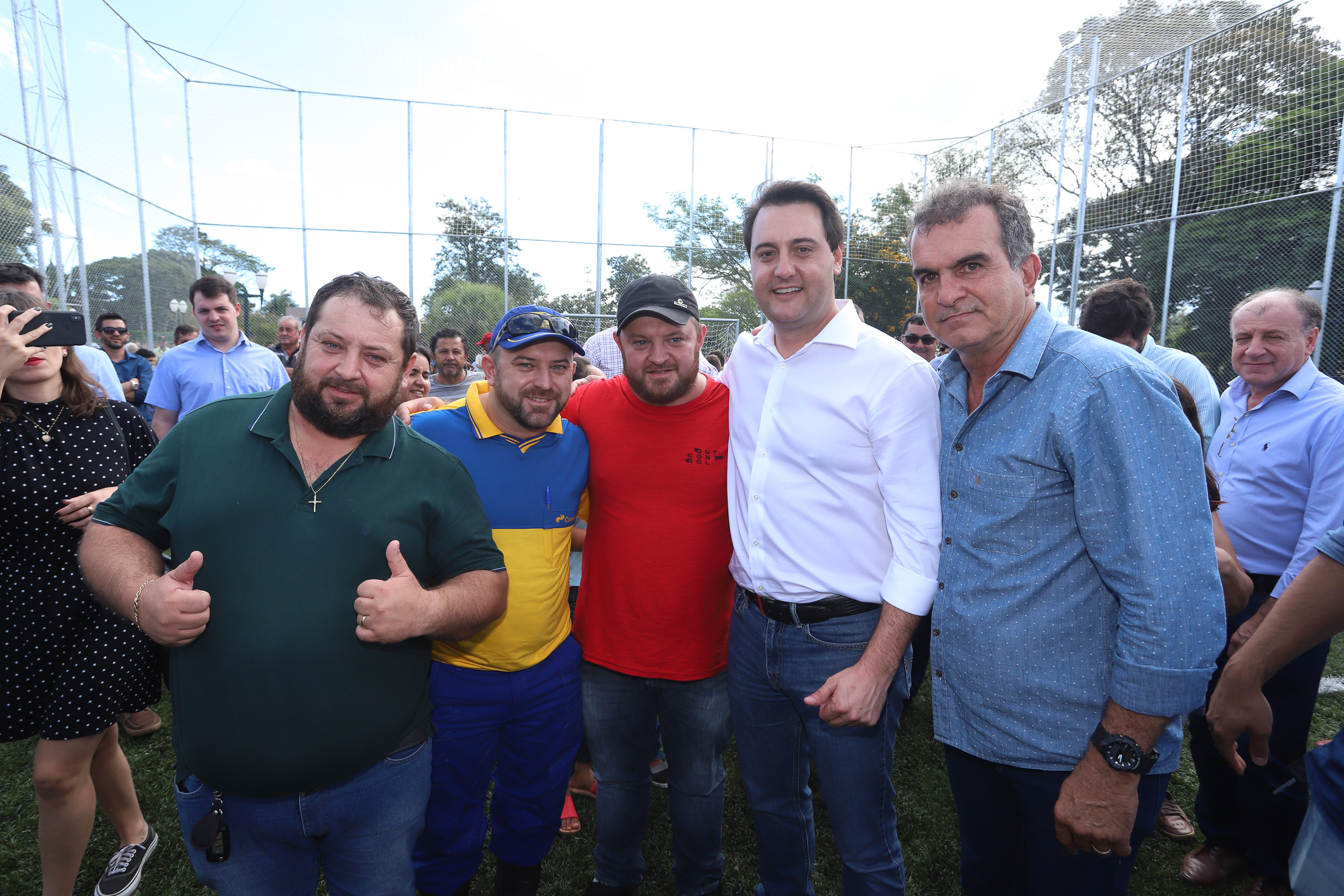 A população de Faxinal, no Vale do Ivaí, ganhou nesta quarta-feira (10) o espaço Meu Campinho, destinado à prática de atividades de esporte e de lazer, principalmente para crianças e adolescentes