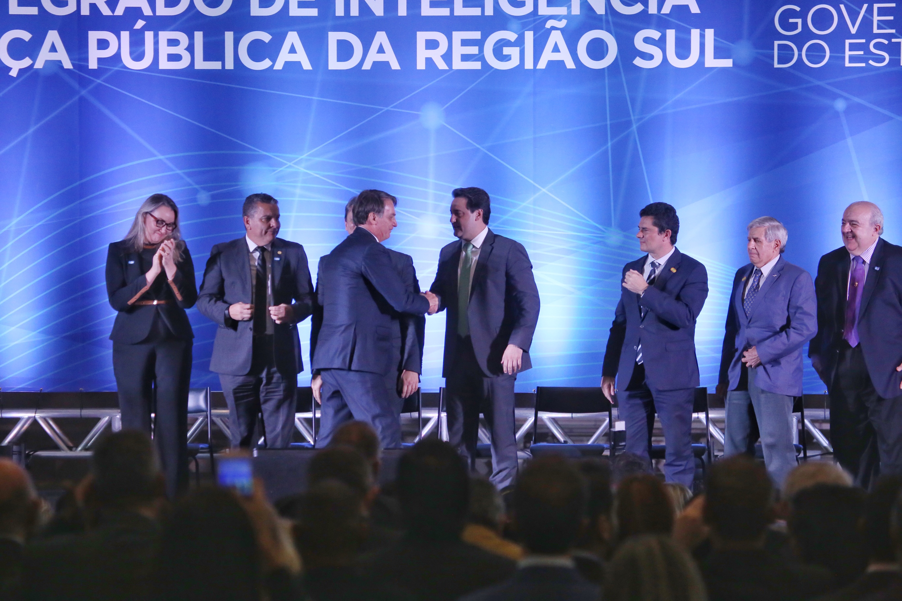 O governador Carlos Massa Ratinho Junior destacou nesta sexta-feira (10) que as forças de segurança do Paraná conseguiram reduzir em 32% o número de homicídios nos primeiros 120 dias deste ano, na comparação com o mesmo quadrimestre do ano passado