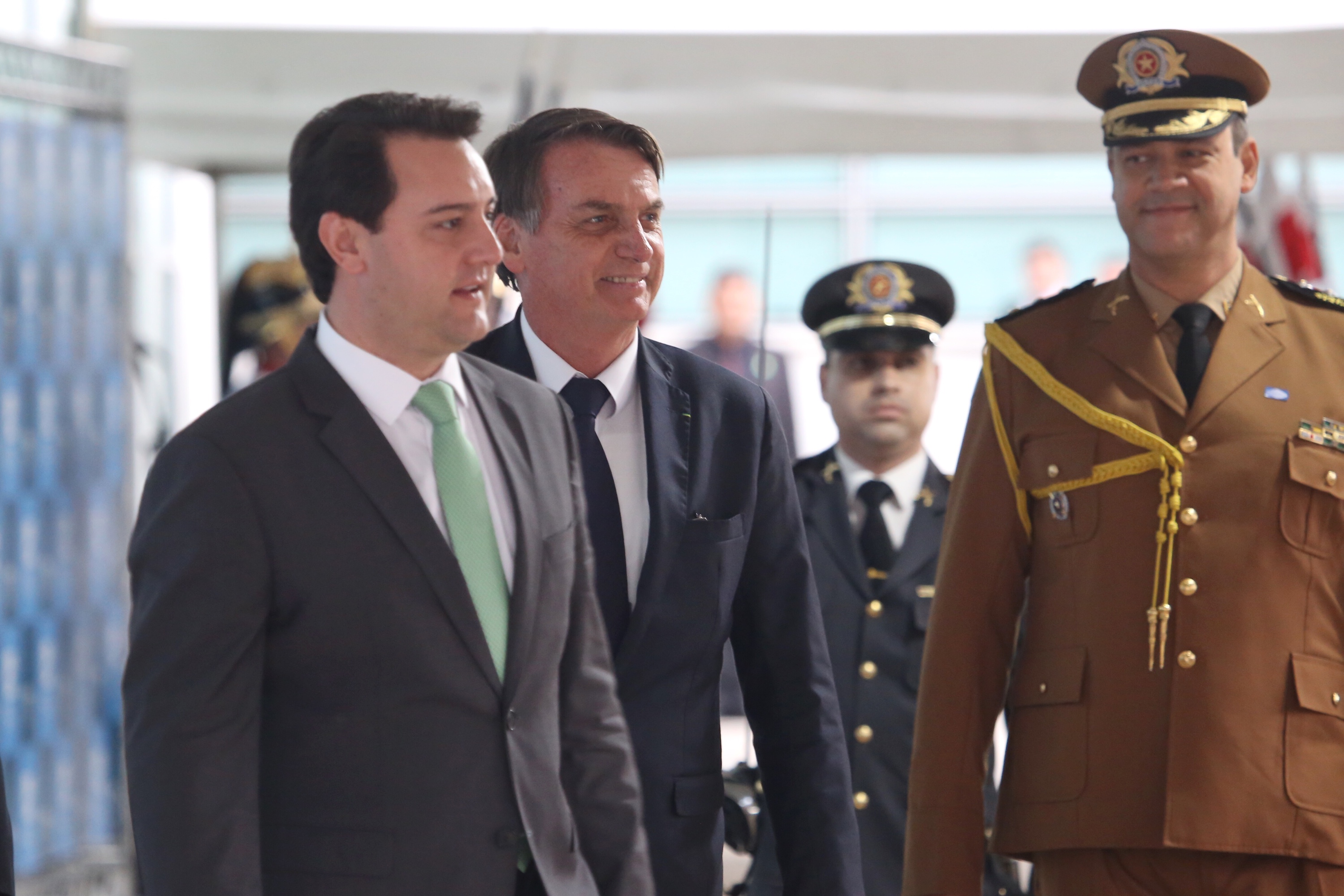 O governador Carlos Massa Ratinho Junior destacou nesta sexta-feira (10) que as forças de segurança do Paraná conseguiram reduzir em 32% o número de homicídios nos primeiros 120 dias deste ano, na comparação com o mesmo quadrimestre do ano passado
