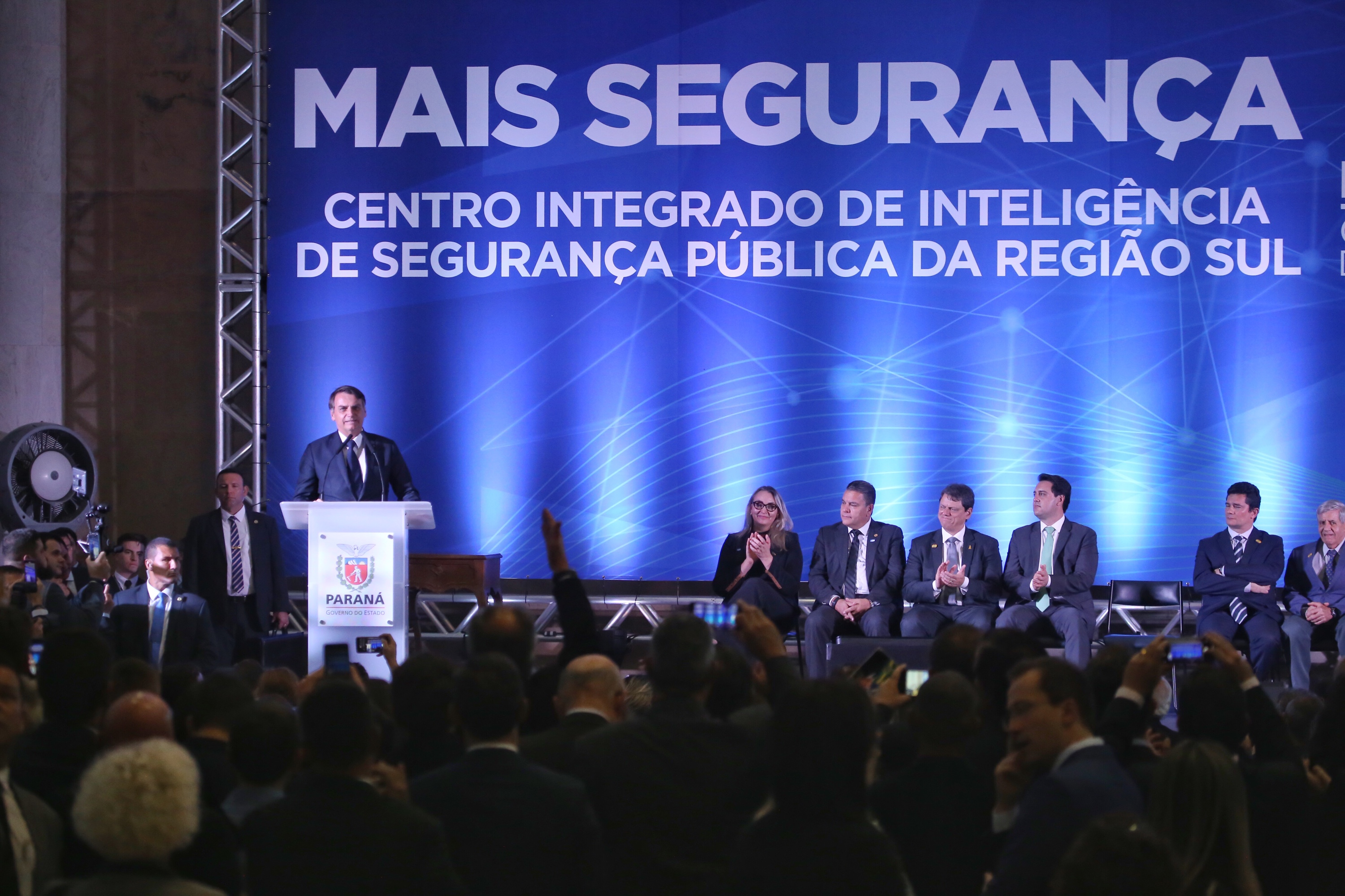 O governador Carlos Massa Ratinho Junior destacou nesta sexta-feira (10) que as forças de segurança do Paraná conseguiram reduzir em 32% o número de homicídios nos primeiros 120 dias deste ano, na comparação com o mesmo quadrimestre do ano passado