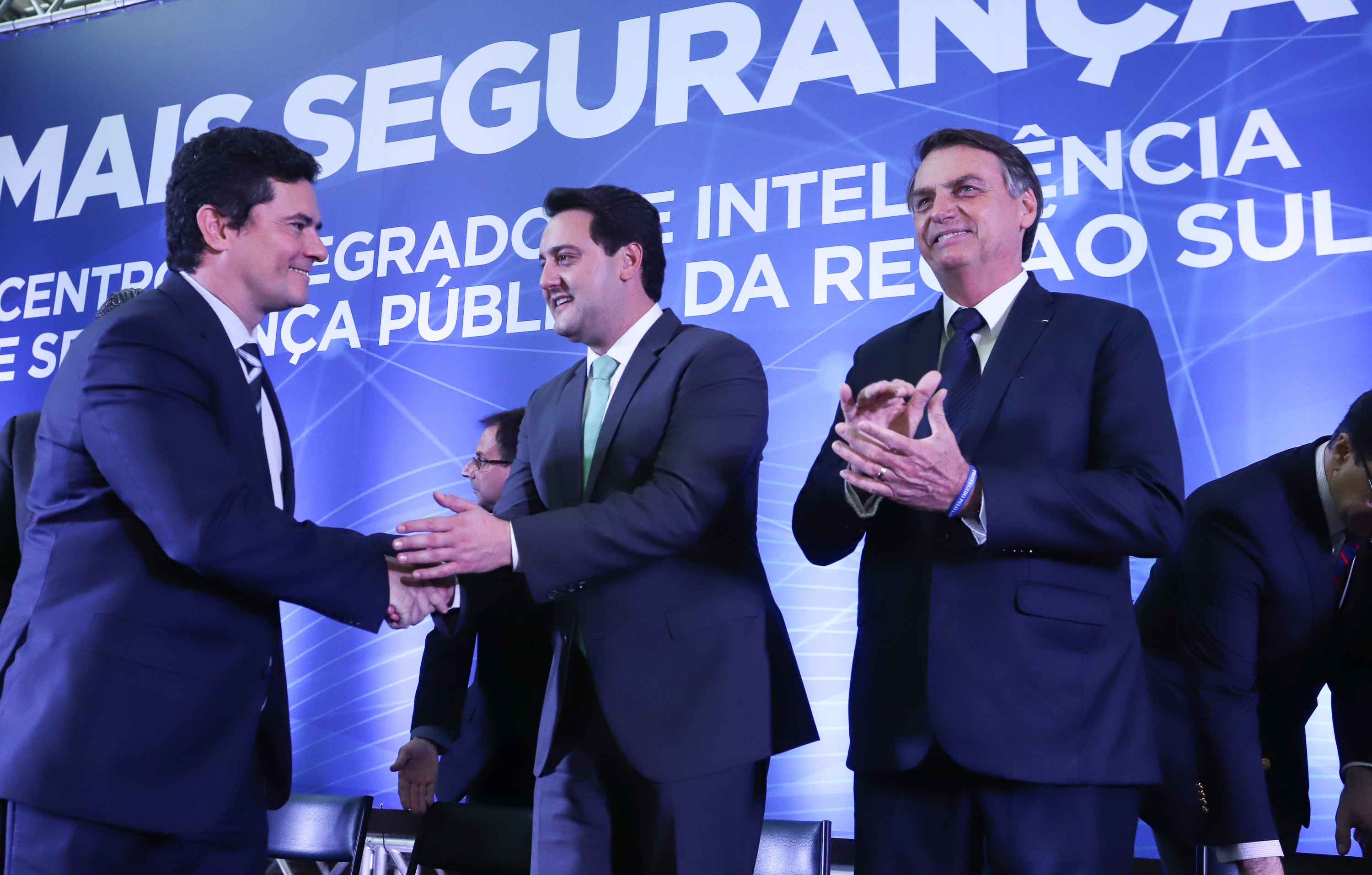 O governador Carlos Massa Ratinho Junior destacou nesta sexta-feira (10) que as forças de segurança do Paraná conseguiram reduzir em 32% o número de homicídios nos primeiros 120 dias deste ano, na comparação com o mesmo quadrimestre do ano passado