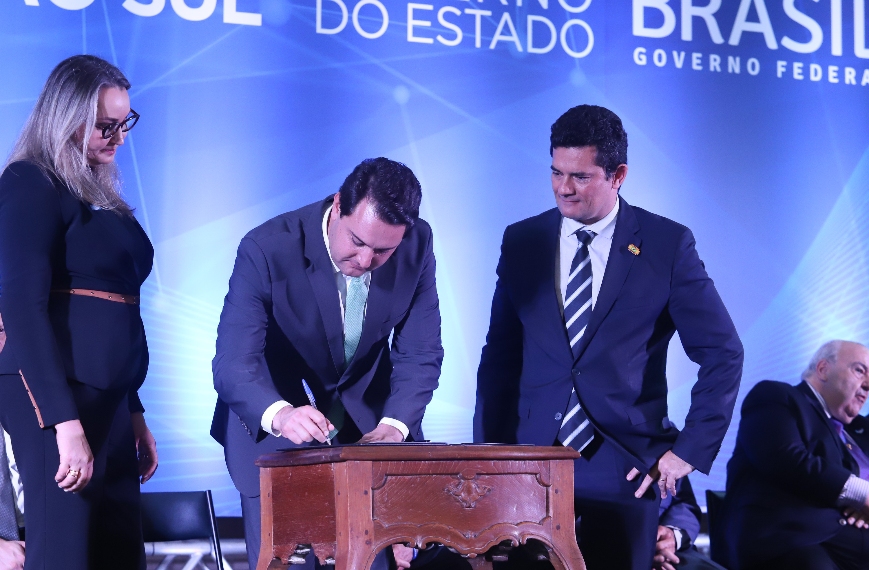 O governador Carlos Massa Ratinho Junior destacou nesta sexta-feira (10) que as forças de segurança do Paraná conseguiram reduzir em 32% o número de homicídios nos primeiros 120 dias deste ano, na comparação com o mesmo quadrimestre do ano passado