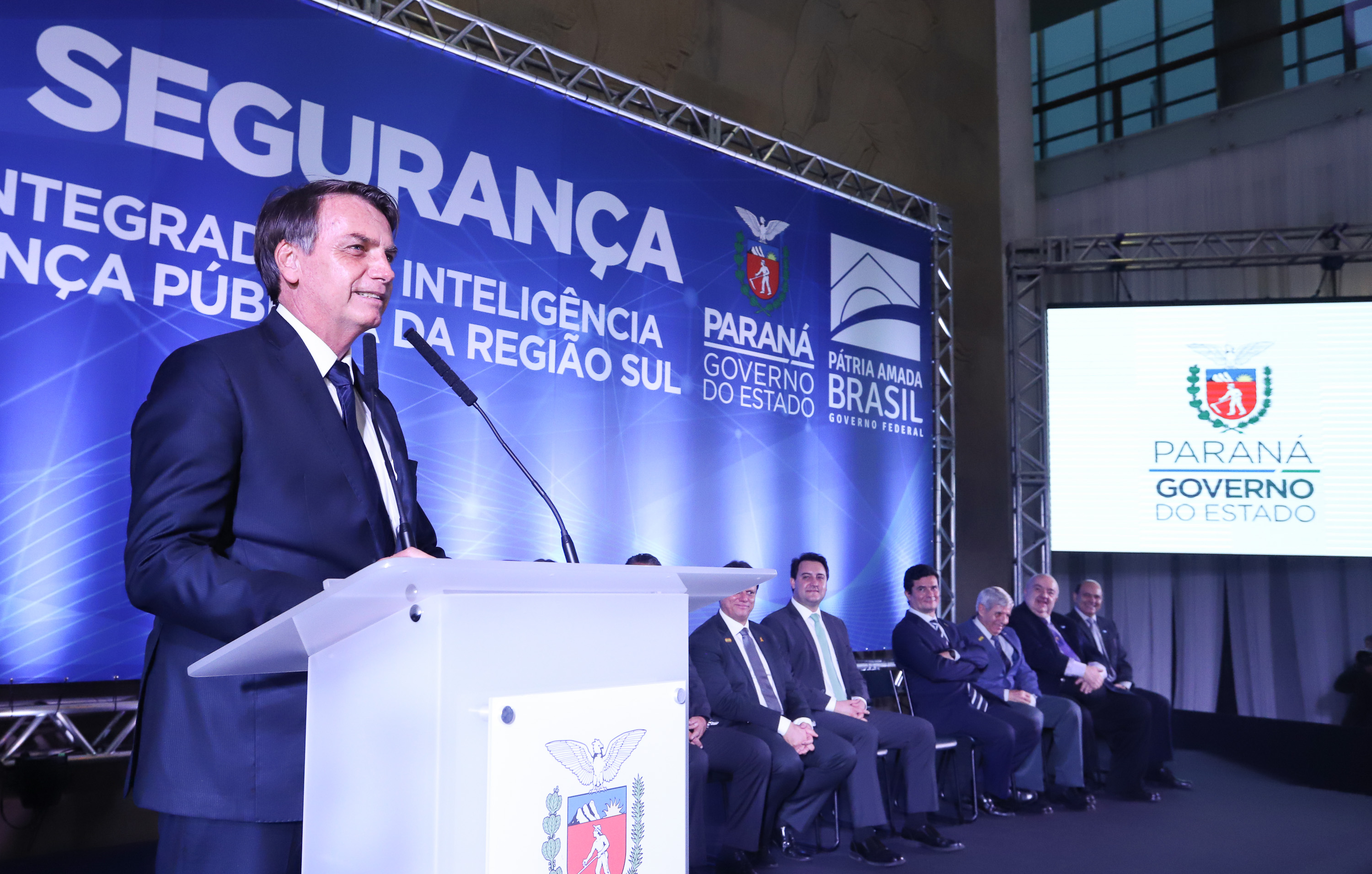 O governador Carlos Massa Ratinho Junior destacou nesta sexta-feira (10) que as forças de segurança do Paraná conseguiram reduzir em 32% o número de homicídios nos primeiros 120 dias deste ano, na comparação com o mesmo quadrimestre do ano passado