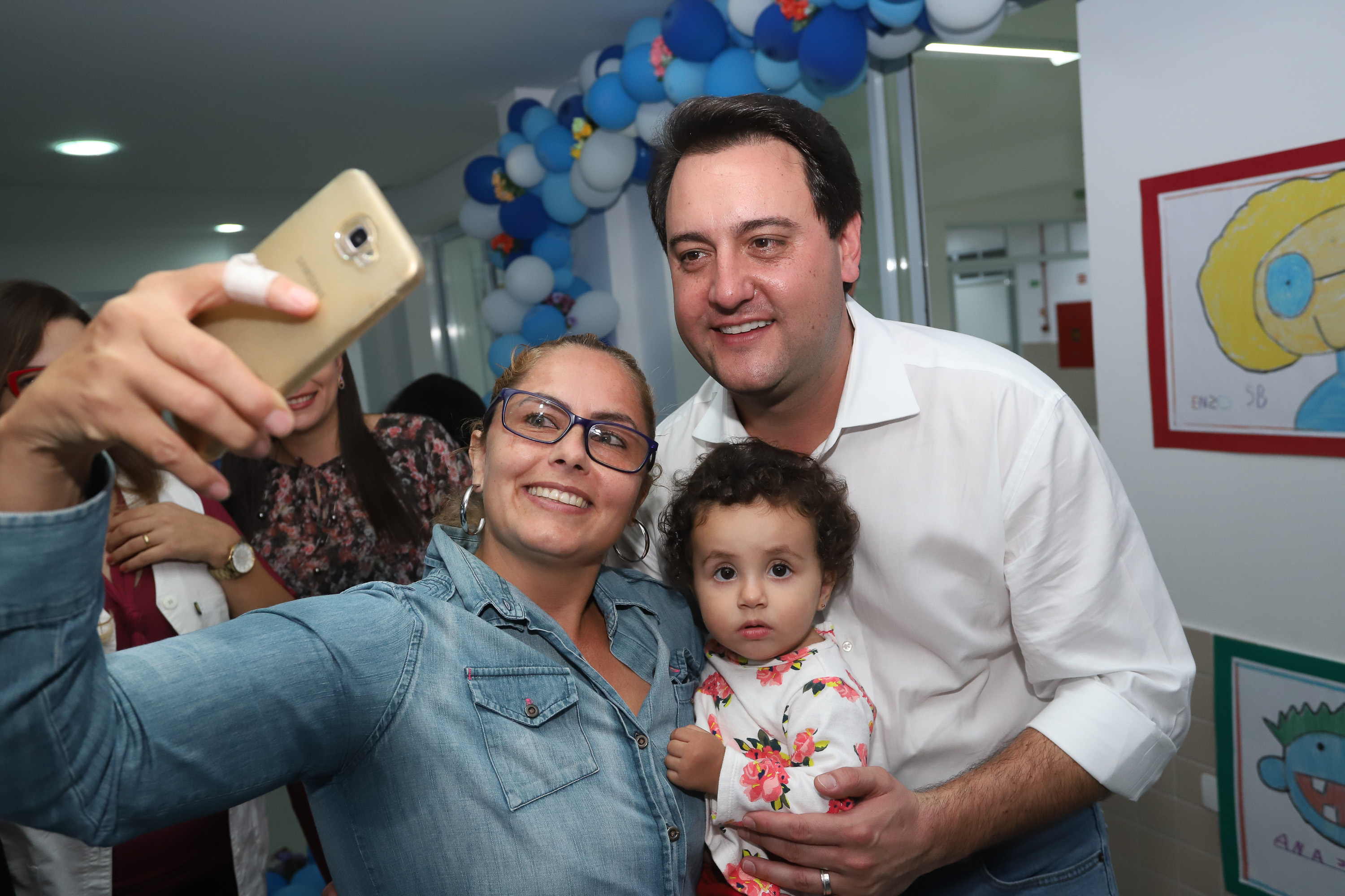 O governador Carlos Massa Ratinho Junior também inaugurou nesta quinta-feira (16) o CMEI José Prestes Neto, no Jardim Alvorada, em Maringá. O prédio de 3 mil metros quadrados tem capacidade para até 500 alunos do berçário ao 5° ano.Foto Rodrigo Felix Leal/ANPr
