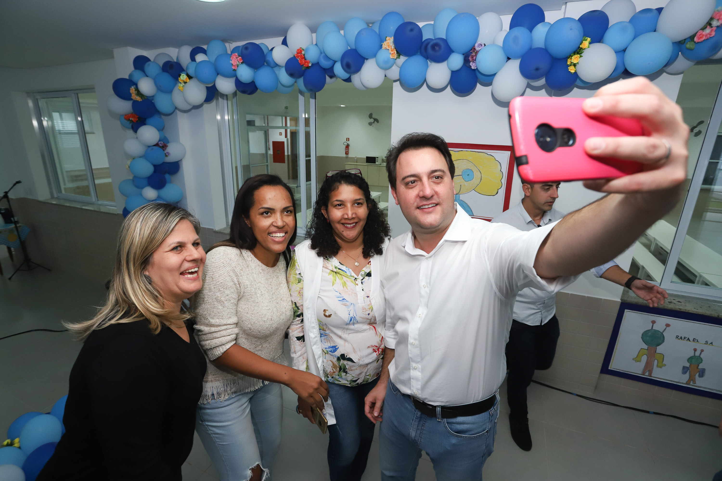 O governador Carlos Massa Ratinho Junior também inaugurou nesta quinta-feira (16) o CMEI José Prestes Neto, no Jardim Alvorada, em Maringá. O prédio de 3 mil metros quadrados tem capacidade para até 500 alunos do berçário ao 5° ano.Foto Rodrigo Felix Leal/ANPr
