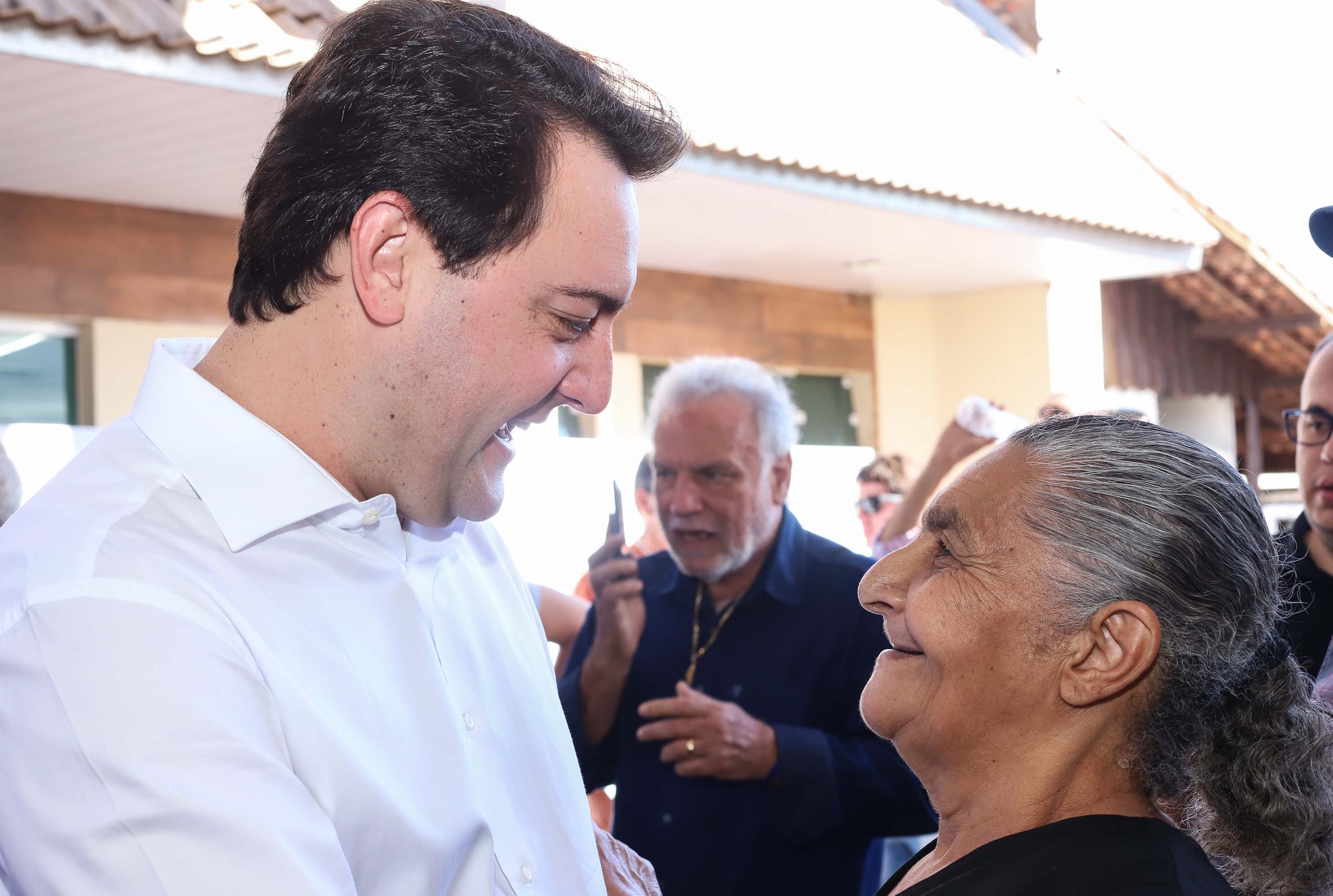 O Governo do Paraná concluiu nesta sexta-feira (17) a agenda em Maringá com a confirmação de R$ 41 milhões para ações e investimentos em 40 municípios da região Noroeste. O governador Carlos Massa Ratinho Junior recebeu prefeitos na 47ª Expoingá, no Parque Internacional de Exposições Francisco Feio Ribeiro. O encontro fez parte das ações em Maringá como sede administrativa do governo estadual. Foto: Rodrio Felix Leal/ANPr