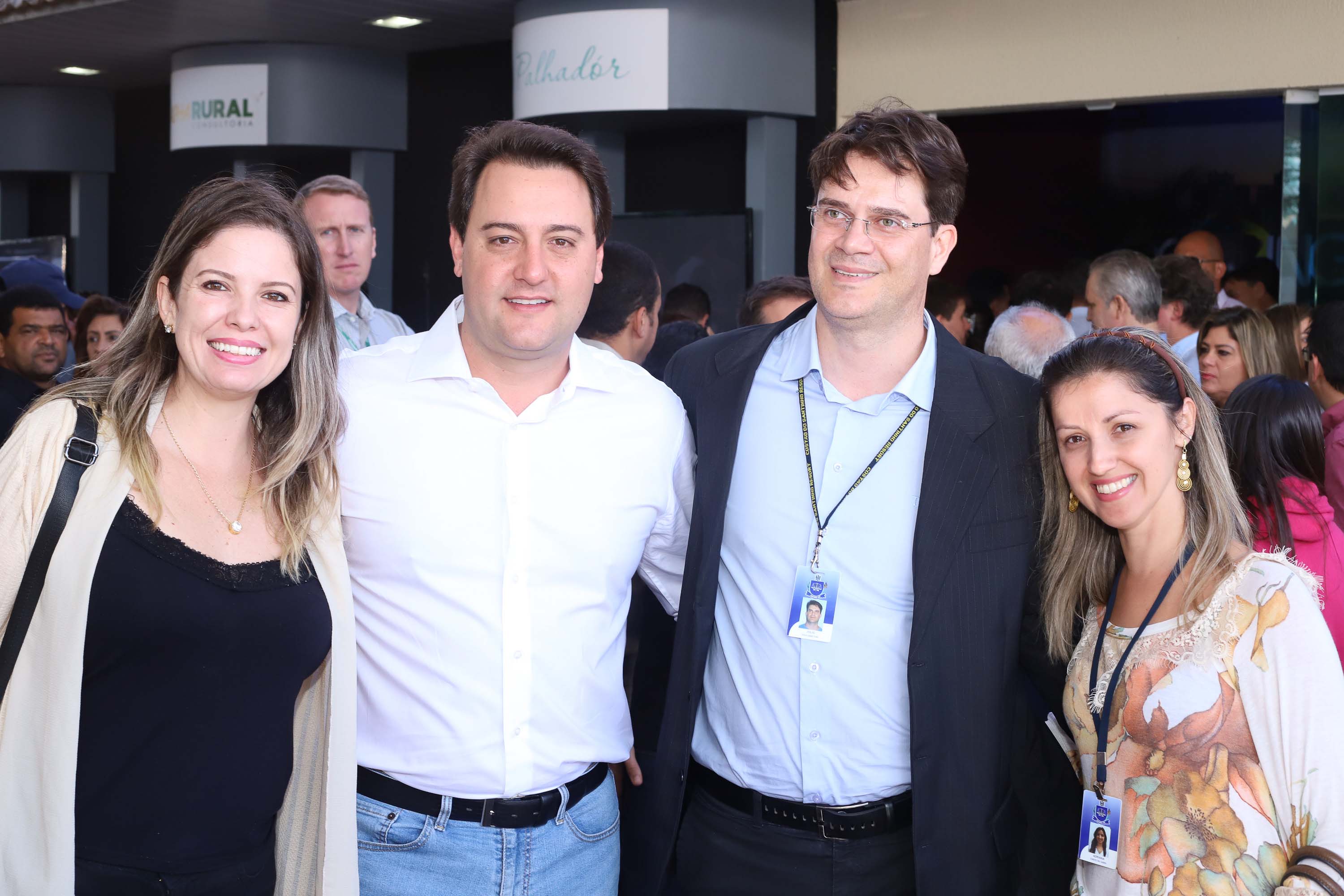 O Governo do Paraná concluiu nesta sexta-feira (17) a agenda em Maringá com a confirmação de R$ 41 milhões para ações e investimentos em 40 municípios da região Noroeste. O governador Carlos Massa Ratinho Junior recebeu prefeitos na 47ª Expoingá, no Parque Internacional de Exposições Francisco Feio Ribeiro. O encontro fez parte das ações em Maringá como sede administrativa do governo estadual. Foto: Rodrio Felix Leal/ANPr