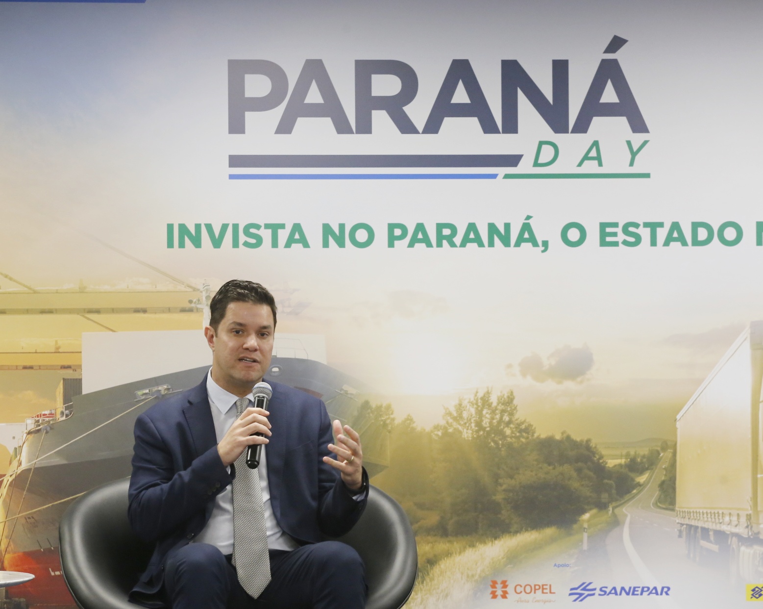 Programa de concessões na área da infraestrutura, projetos de parcerias público-privadas e um ambiente propício para negócios tornam o Paraná o Estado atrativo para investidores. A avaliação é do governador Carlos Massa Ratinho Junior, que abriu nesta terça-feira (21) a segunda edição do Paraná Day. Foto: Arnaldo Alves/ANPr