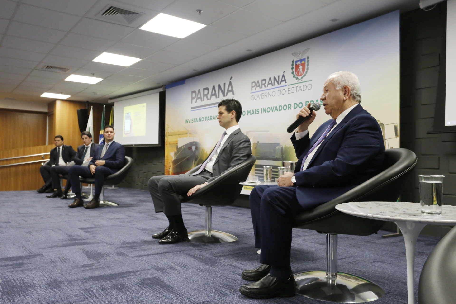 Programa de concessões na área da infraestrutura, projetos de parcerias público-privadas e um ambiente propício para negócios tornam o Paraná o Estado atrativo para investidores. A avaliação é do governador Carlos Massa Ratinho Junior, que abriu nesta terça-feira (21) a segunda edição do Paraná Day. Foto: Arnaldo Alves/ANPr