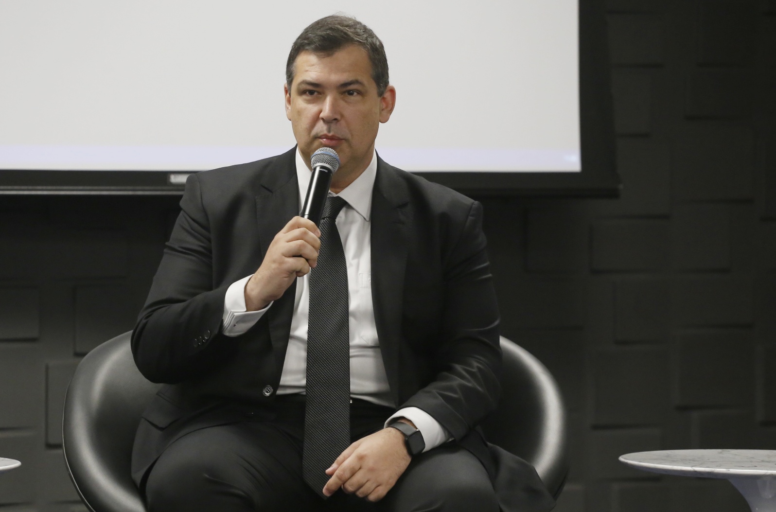Programa de concessões na área da infraestrutura, projetos de parcerias público-privadas e um ambiente propício para negócios tornam o Paraná o Estado atrativo para investidores. A avaliação é do governador Carlos Massa Ratinho Junior, que abriu nesta terça-feira (21) a segunda edição do Paraná Day. Foto: Arnaldo Alves/ANPr