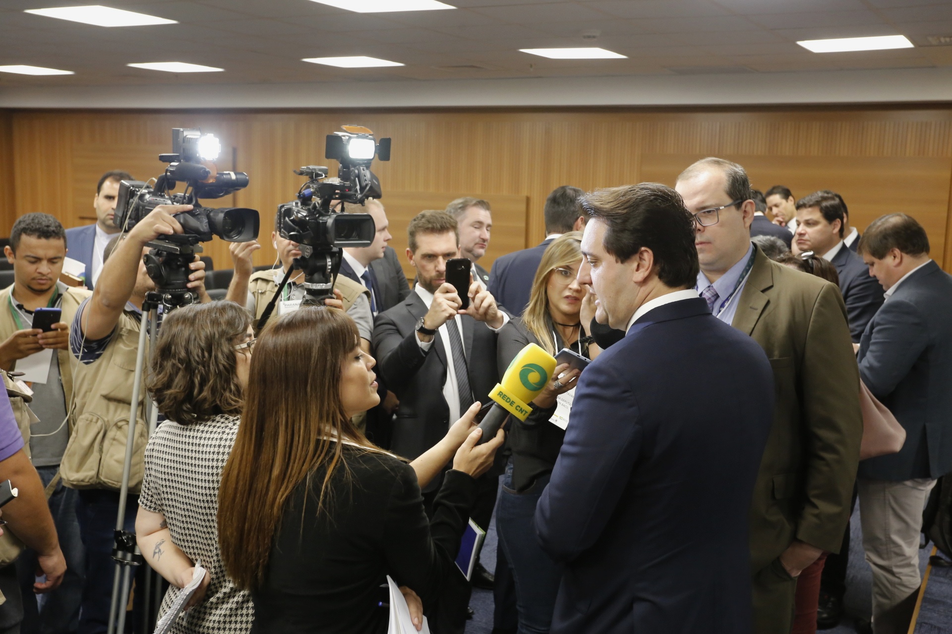 Programa de concessões na área da infraestrutura, projetos de parcerias público-privadas e um ambiente propício para negócios tornam o Paraná o Estado atrativo para investidores. A avaliação é do governador Carlos Massa Ratinho Junior, que abriu nesta terça-feira (21) a segunda edição do Paraná Day. Foto: Arnaldo Alves/ANPr