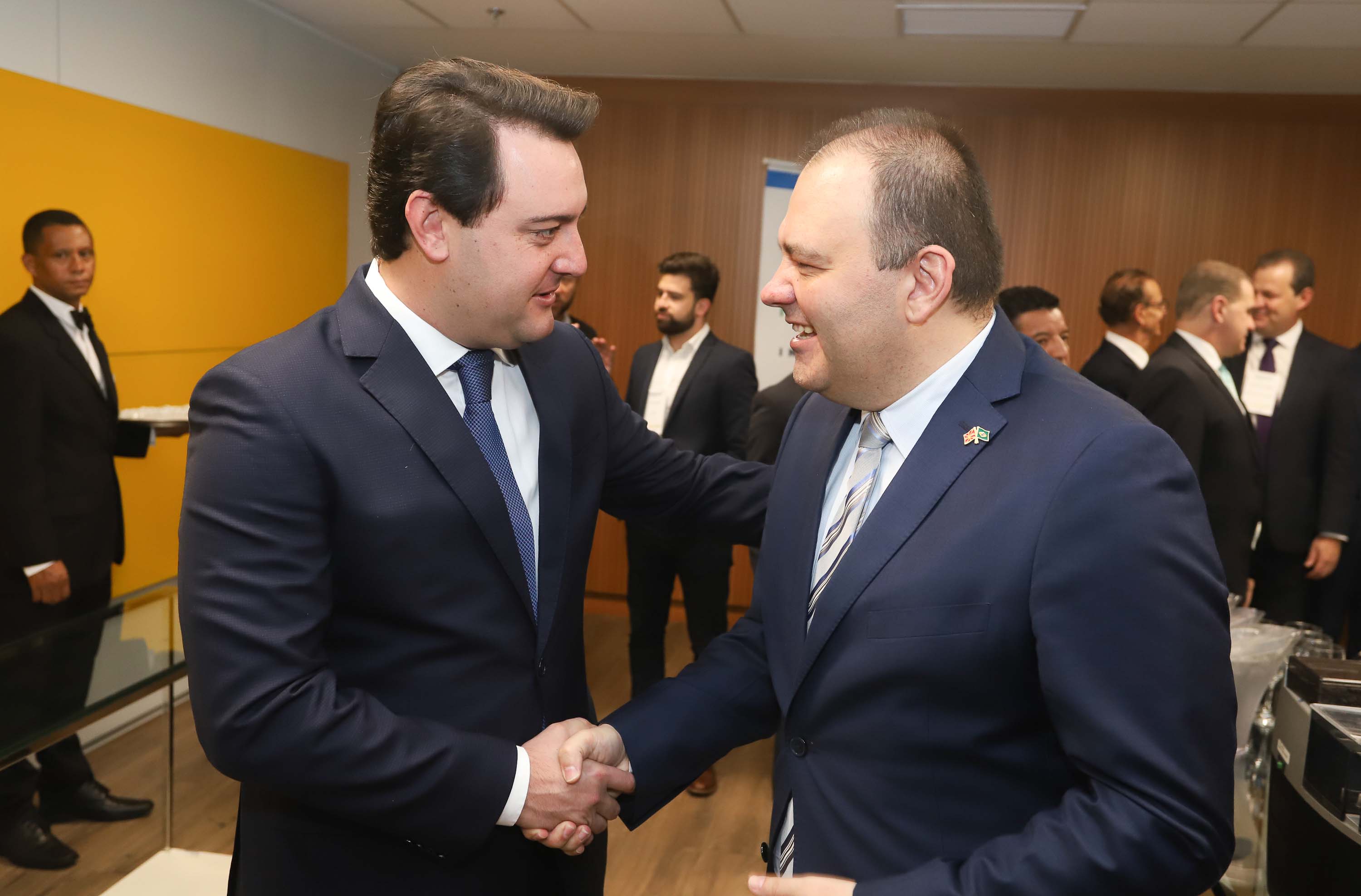 Programa de concessões na área da infraestrutura, projetos de parcerias público-privadas e um ambiente propício para negócios tornam o Paraná o Estado atrativo para investidores. A avaliação é do governador Carlos Massa Ratinho Junior, que abriu nesta terça-feira (21) a segunda edição do Paraná Day.Foto: Rodrigo Felix Leal/ANPr