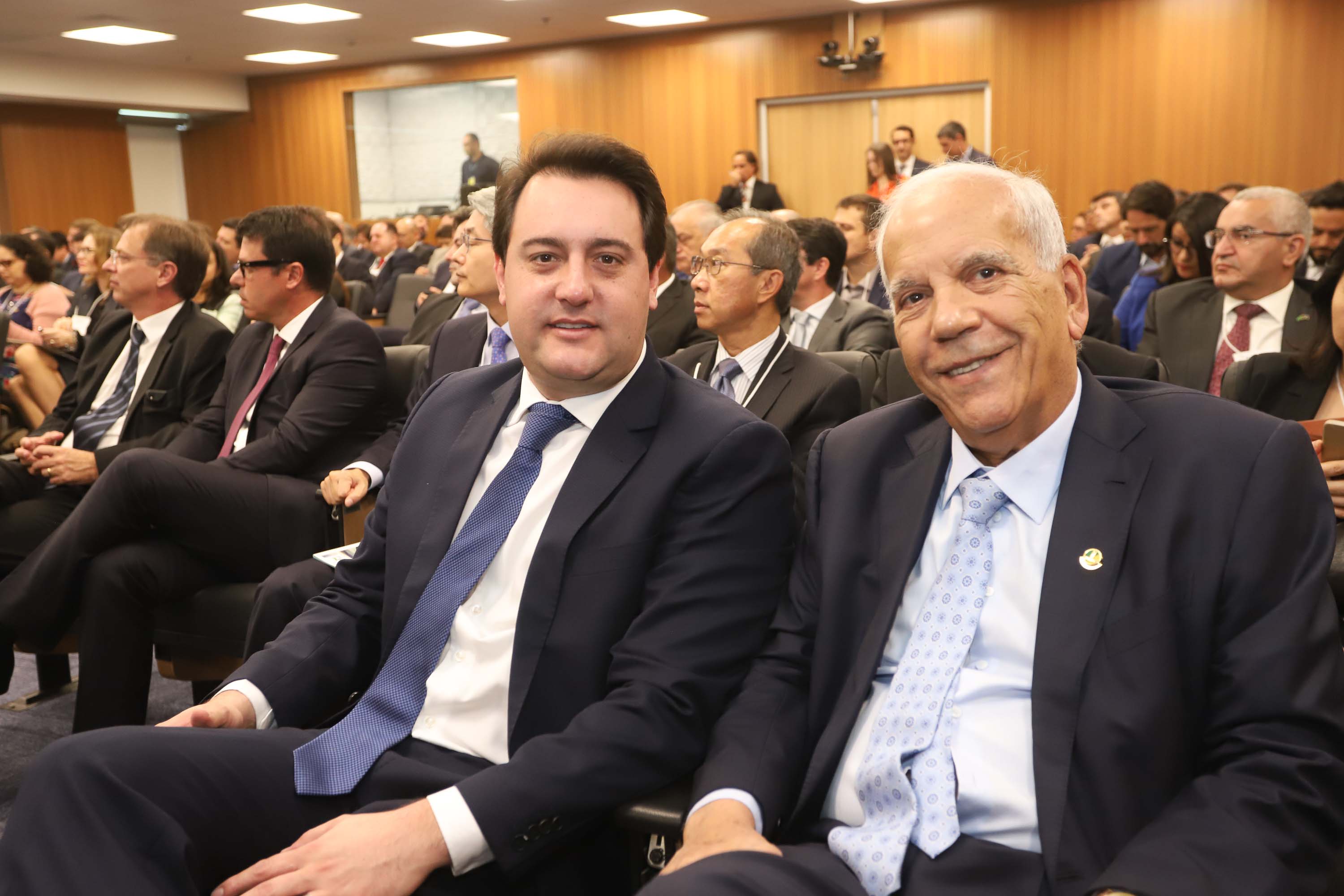 Programa de concessões na área da infraestrutura, projetos de parcerias público-privadas e um ambiente propício para negócios tornam o Paraná o Estado atrativo para investidores. A avaliação é do governador Carlos Massa Ratinho Junior, que abriu nesta terça-feira (21) a segunda edição do Paraná Day.Foto: Rodrigo Felix Leal/ANPr