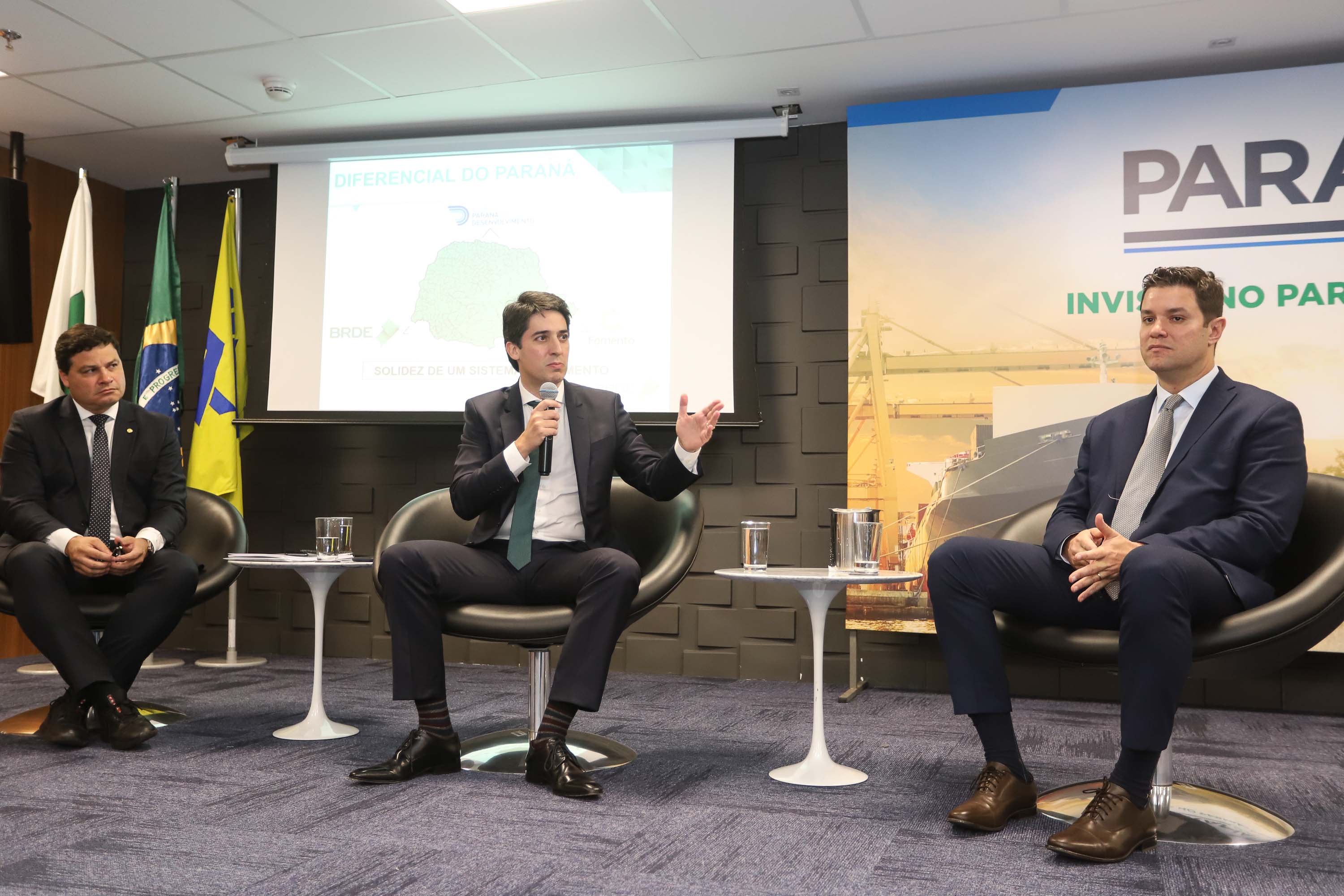 Programa de concessões na área da infraestrutura, projetos de parcerias público-privadas e um ambiente propício para negócios tornam o Paraná o Estado atrativo para investidores. A avaliação é do governador Carlos Massa Ratinho Junior, que abriu nesta terça-feira (21) a segunda edição do Paraná Day.Foto: Rodrigo Felix Leal/ANPr