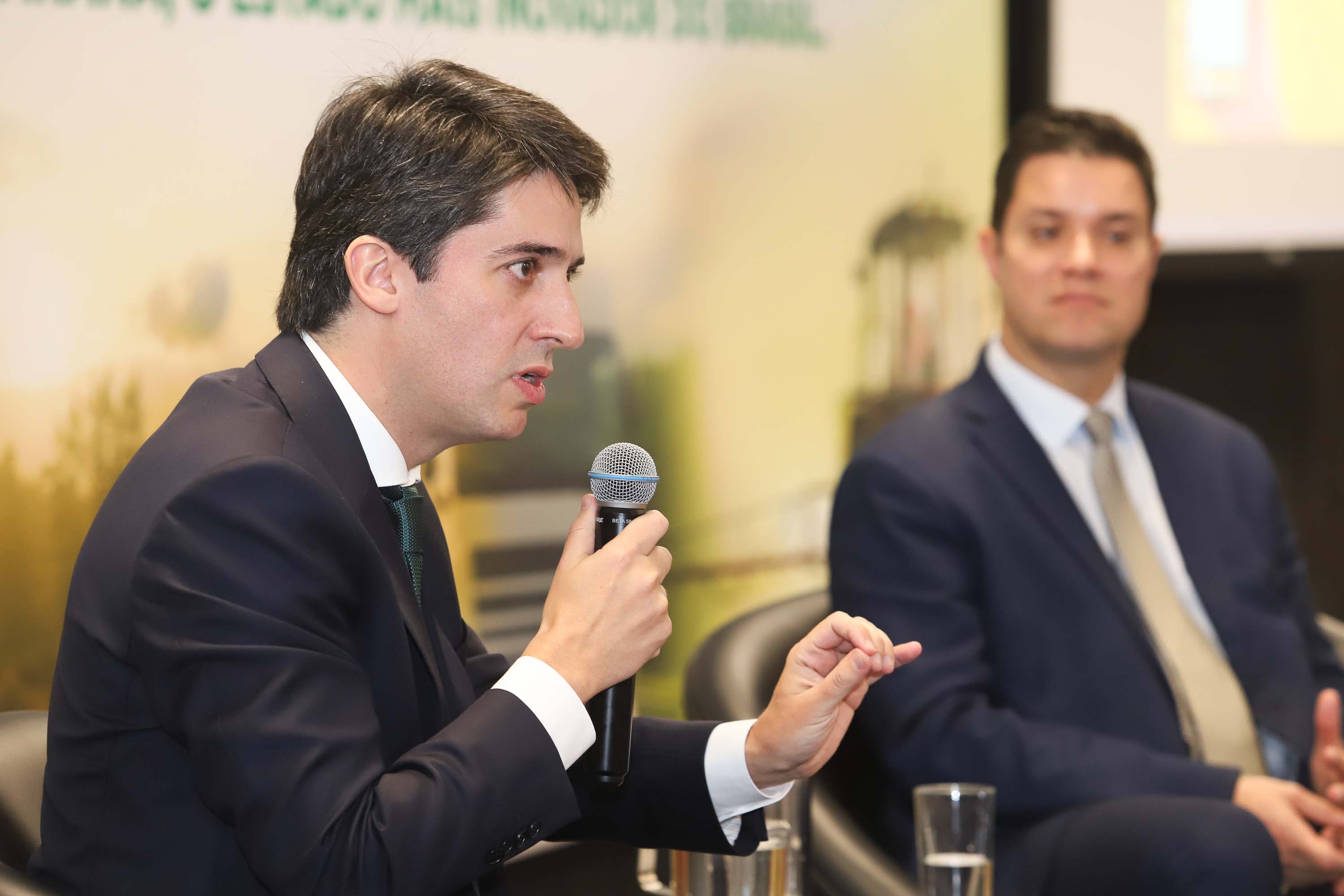 Programa de concessões na área da infraestrutura, projetos de parcerias público-privadas e um ambiente propício para negócios tornam o Paraná o Estado atrativo para investidores. A avaliação é do governador Carlos Massa Ratinho Junior, que abriu nesta terça-feira (21) a segunda edição do Paraná Day.Foto: Rodrigo Felix Leal/ANPr