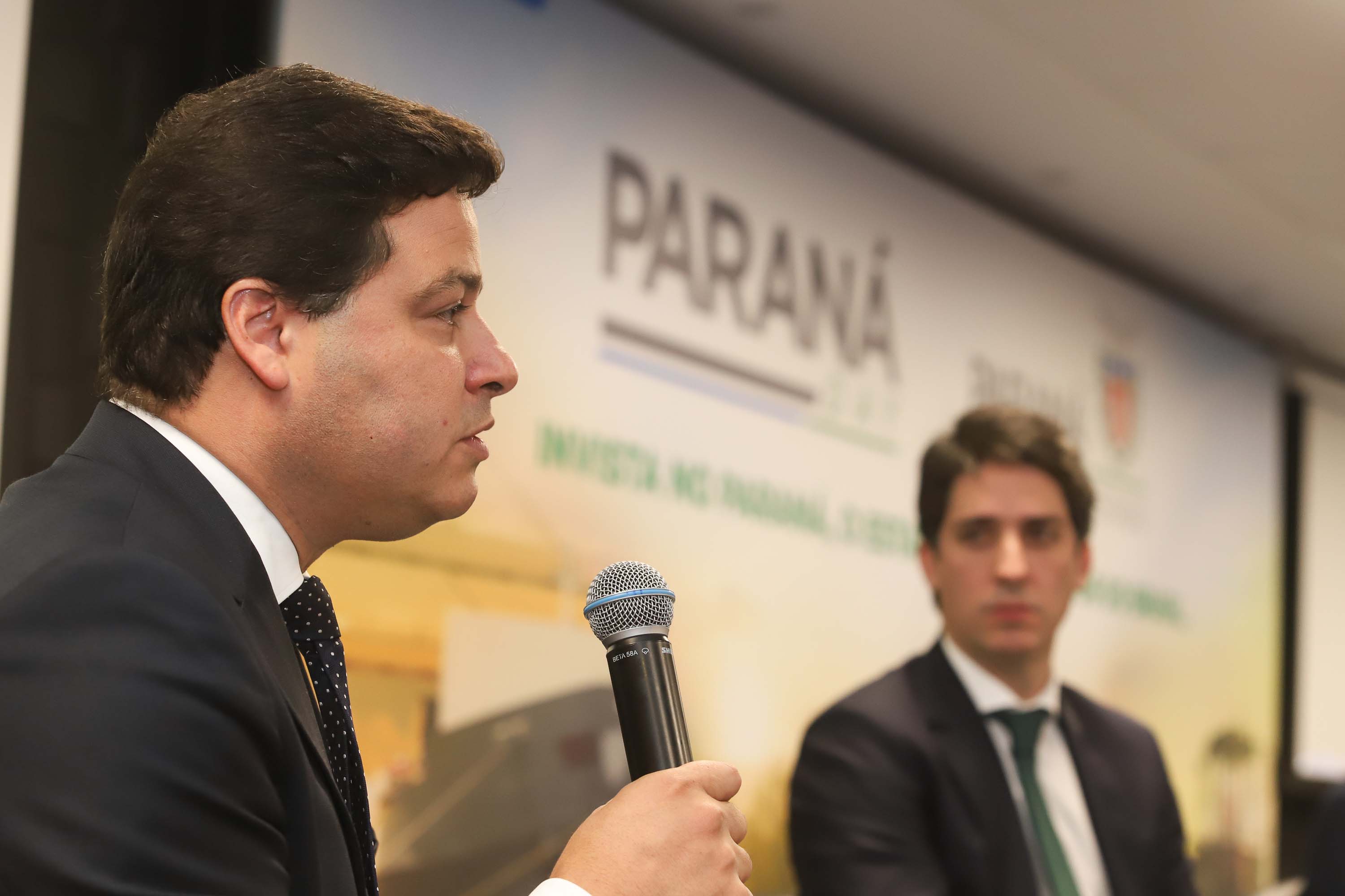 Programa de concessões na área da infraestrutura, projetos de parcerias público-privadas e um ambiente propício para negócios tornam o Paraná o Estado atrativo para investidores. A avaliação é do governador Carlos Massa Ratinho Junior, que abriu nesta terça-feira (21) a segunda edição do Paraná Day.Foto: Rodrigo Felix Leal/ANPr