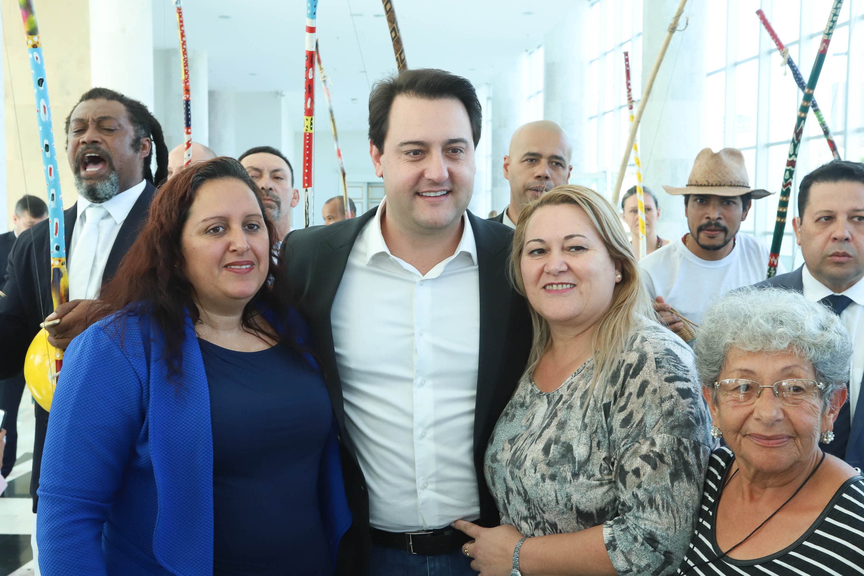 O governador Carlos Massa Ratinho Junior disse nesta quarta-feira (22), no lançamento oficial da Superintendência Geral de Diálogo e Interação Social (Sudis), que o Governo do Paraná está aberto ao diálogo e vai trabalhar diariamente para atender as demandas de todos os setores da sociedade, principalmente dos mais necessitados, em respeito ao compromisso com a construção de um Estado moderno e protetivo.Foto: Rodrigo Felix Leal/ANPr