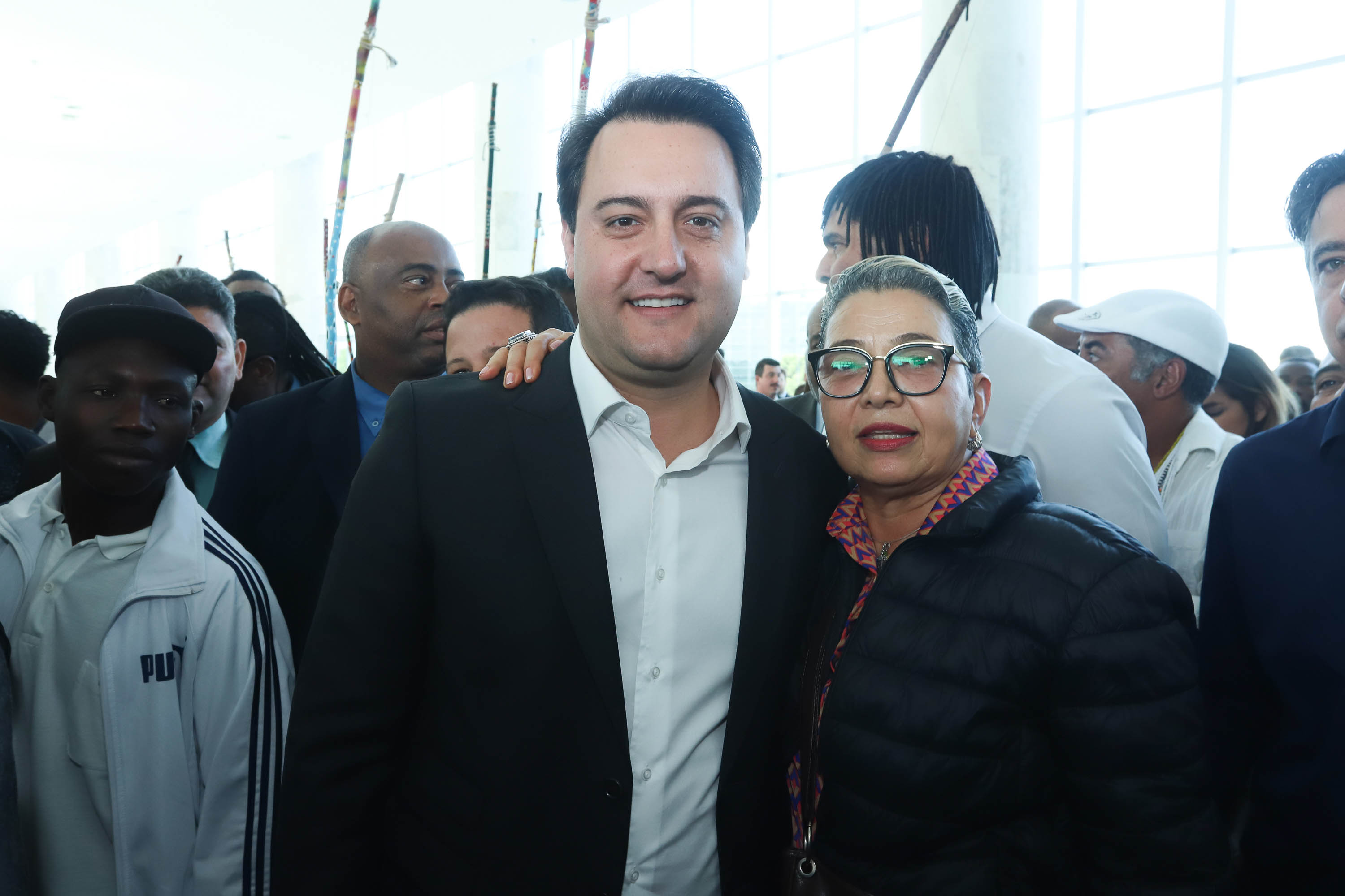 O governador Carlos Massa Ratinho Junior disse nesta quarta-feira (22), no lançamento oficial da Superintendência Geral de Diálogo e Interação Social (Sudis), que o Governo do Paraná está aberto ao diálogo e vai trabalhar diariamente para atender as demandas de todos os setores da sociedade, principalmente dos mais necessitados, em respeito ao compromisso com a construção de um Estado moderno e protetivo.Foto: Rodrigo Felix Leal/ANPr