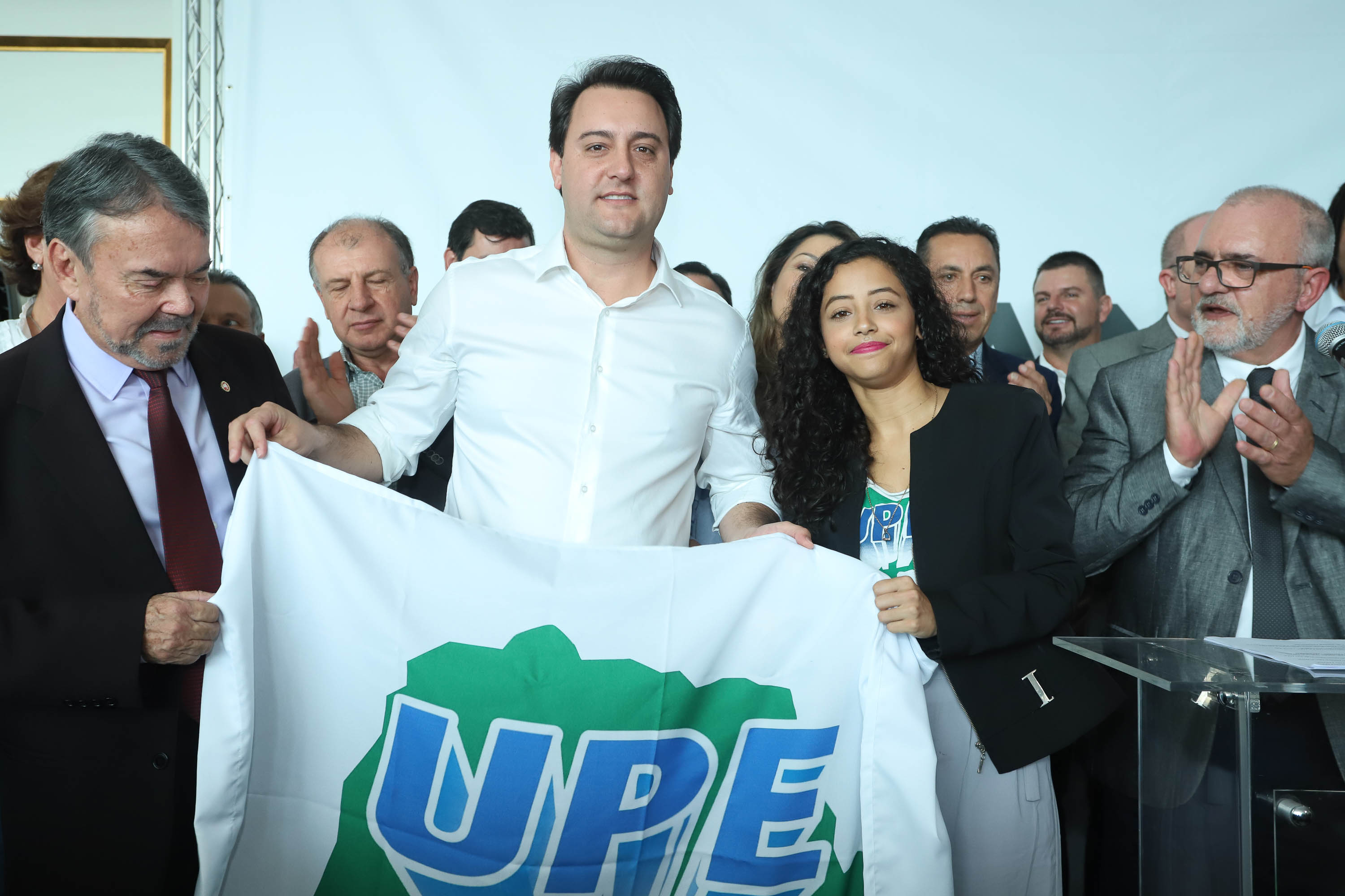 O governador Carlos Massa Ratinho Junior disse nesta quarta-feira (22), no lançamento oficial da Superintendência Geral de Diálogo e Interação Social (Sudis), que o Governo do Paraná está aberto ao diálogo e vai trabalhar diariamente para atender as demandas de todos os setores da sociedade, principalmente dos mais necessitados, em respeito ao compromisso com a construção de um Estado moderno e protetivo.Foto: Rodrigo Felix Leal/ANPr