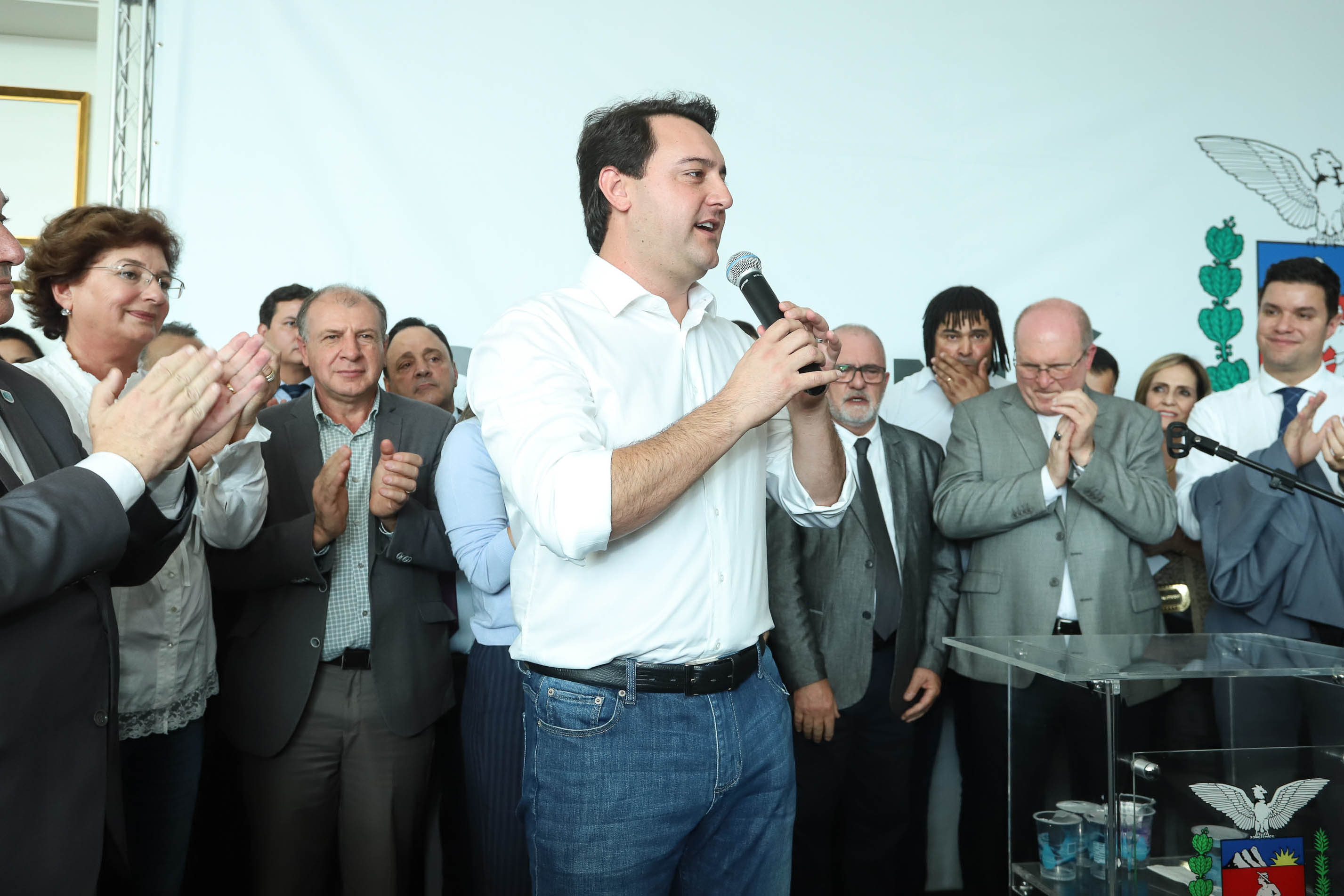 O governador Carlos Massa Ratinho Junior disse nesta quarta-feira (22), no lançamento oficial da Superintendência Geral de Diálogo e Interação Social (Sudis), que o Governo do Paraná está aberto ao diálogo e vai trabalhar diariamente para atender as demandas de todos os setores da sociedade, principalmente dos mais necessitados, em respeito ao compromisso com a construção de um Estado moderno e protetivo.Foto: Rodrigo Felix Leal/ANPr