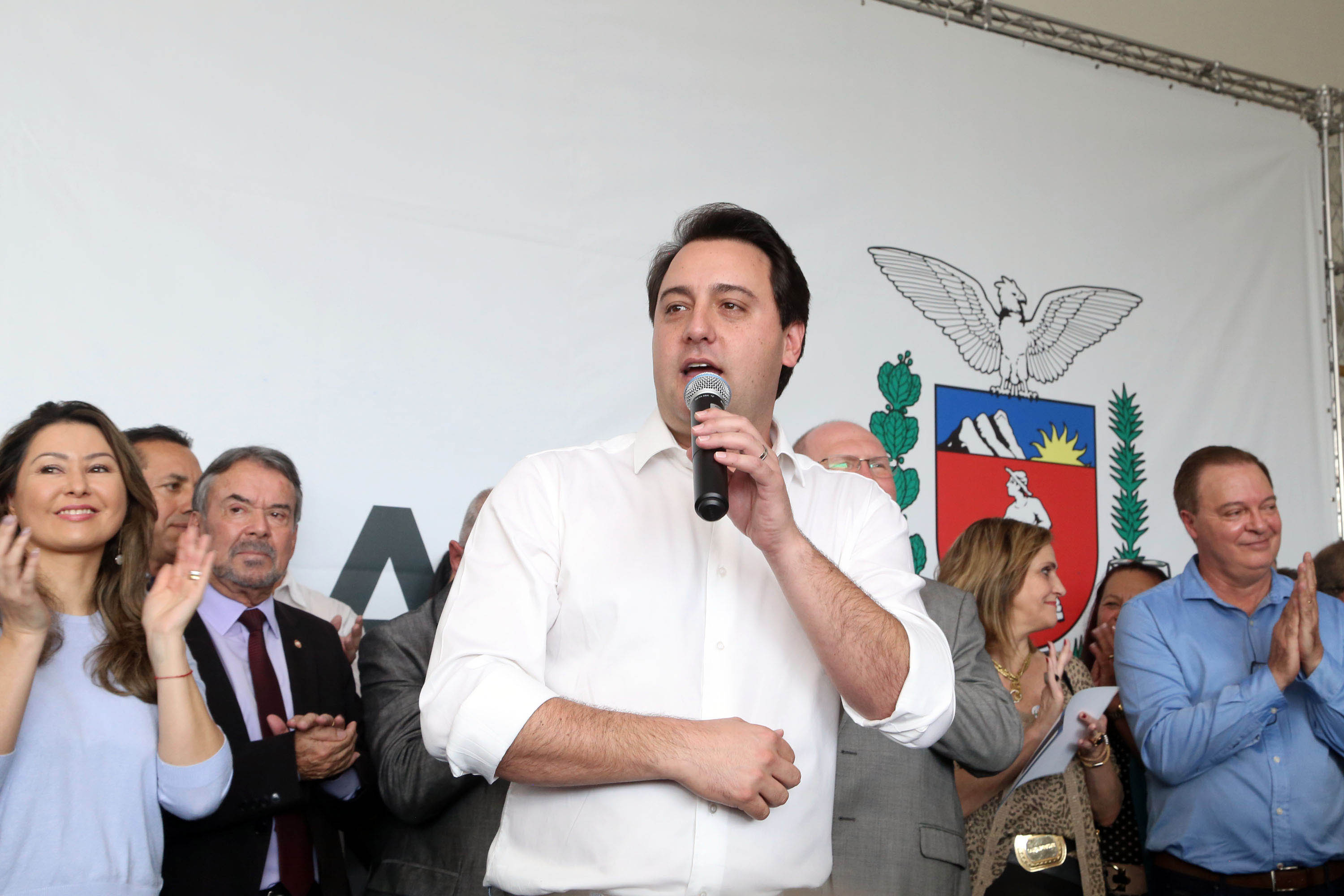 O governador Carlos Massa Ratinho Junior disse nesta quarta-feira (22), no lançamento oficial da Superintendência Geral de Diálogo e Interação Social (Sudis), que o Governo do Paraná está aberto ao diálogo e vai trabalhar diariamente para atender as demandas de todos os setores da sociedade, principalmente dos mais necessitados, em respeito ao compromisso com a construção de um Estado moderno e protetivo.Foto: Gilson Abreu/ANPr