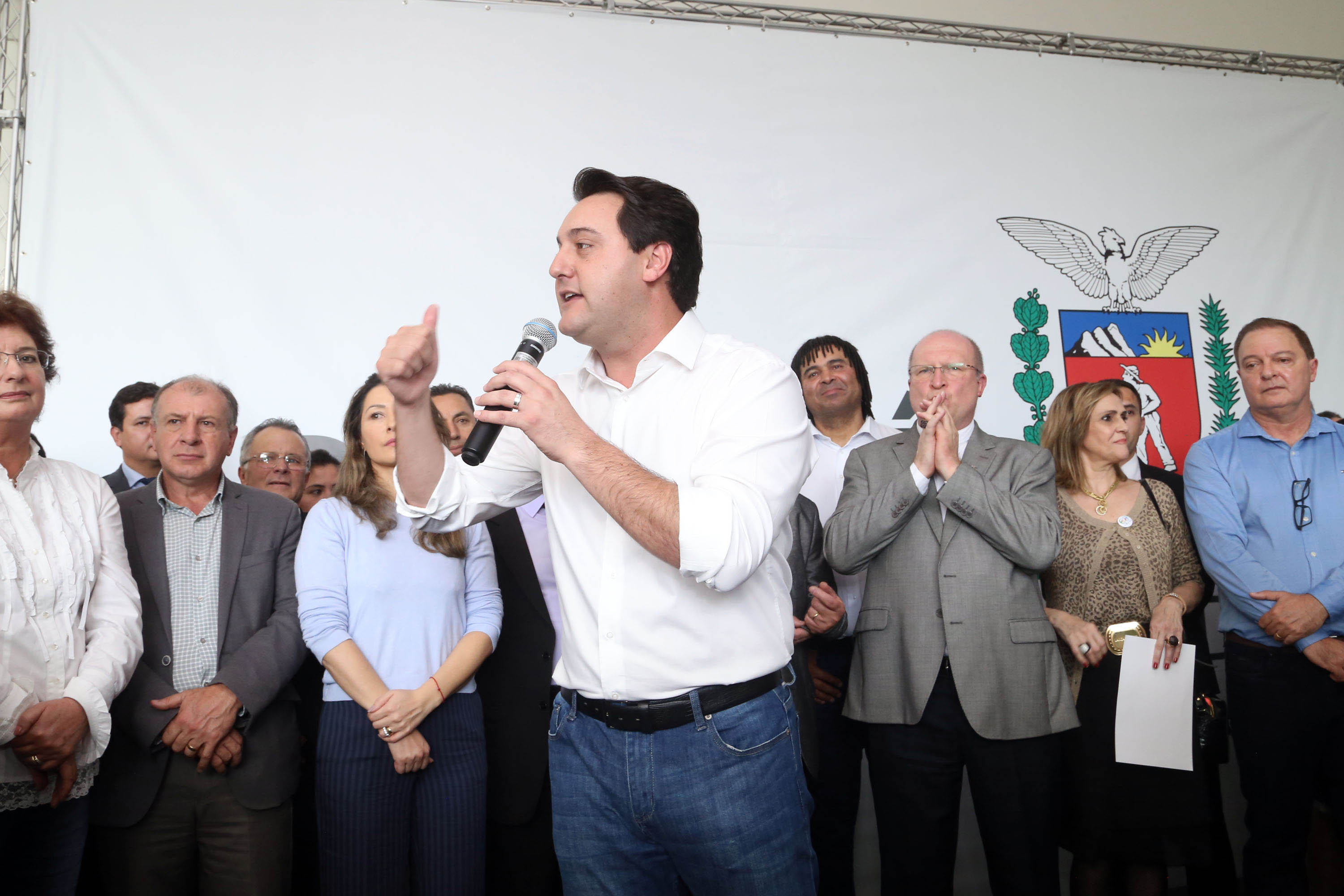 O governador Carlos Massa Ratinho Junior disse nesta quarta-feira (22), no lançamento oficial da Superintendência Geral de Diálogo e Interação Social (Sudis), que o Governo do Paraná está aberto ao diálogo e vai trabalhar diariamente para atender as demandas de todos os setores da sociedade, principalmente dos mais necessitados, em respeito ao compromisso com a construção de um Estado moderno e protetivo.Foto: Gilson Abreu/ANPr
