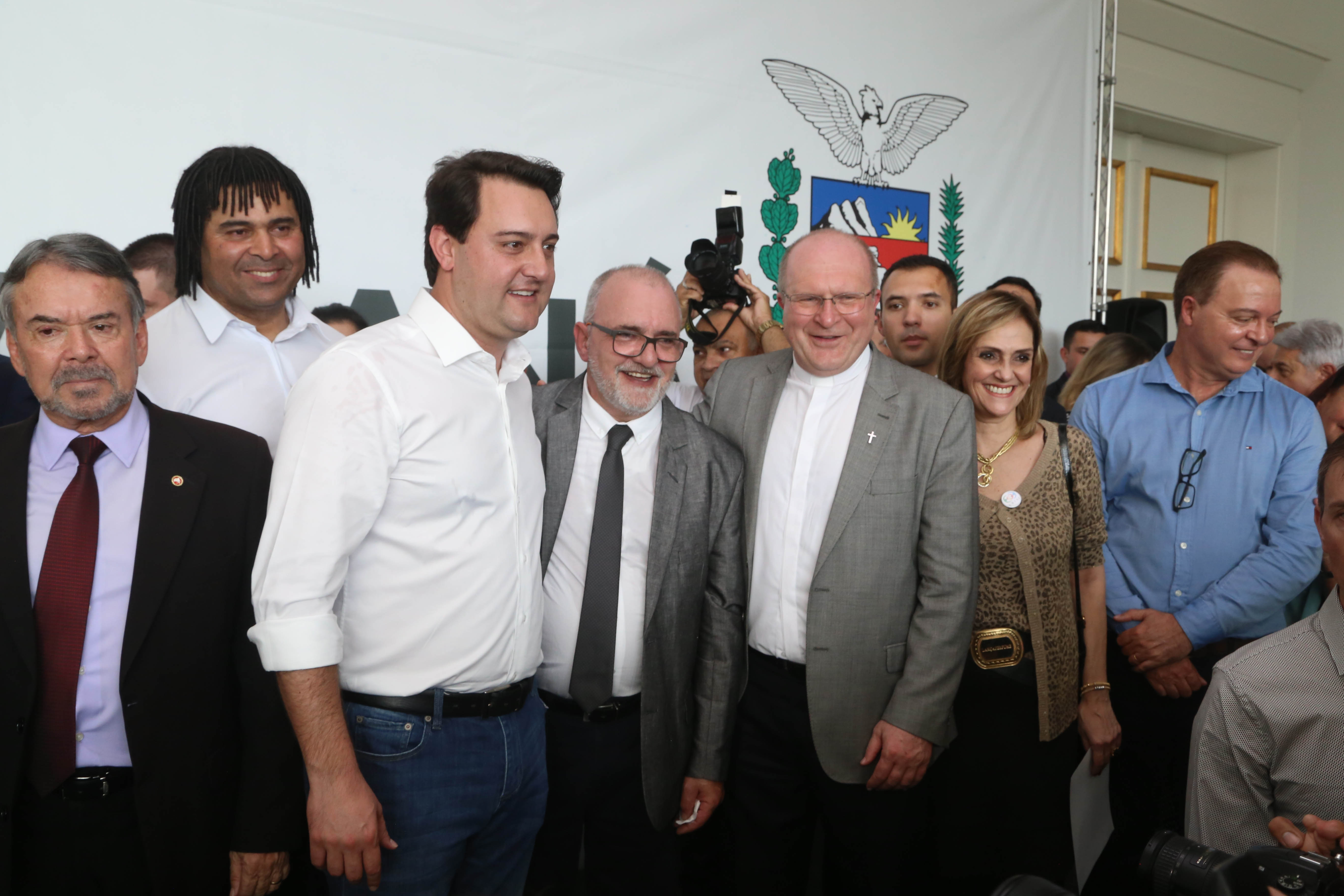 O governador Carlos Massa Ratinho Junior disse nesta quarta-feira (22), no lançamento oficial da Superintendência Geral de Diálogo e Interação Social (Sudis), que o Governo do Paraná está aberto ao diálogo e vai trabalhar diariamente para atender as demandas de todos os setores da sociedade, principalmente dos mais necessitados, em respeito ao compromisso com a construção de um Estado moderno e protetivo.Foto: Gilson Abreu/ANPr