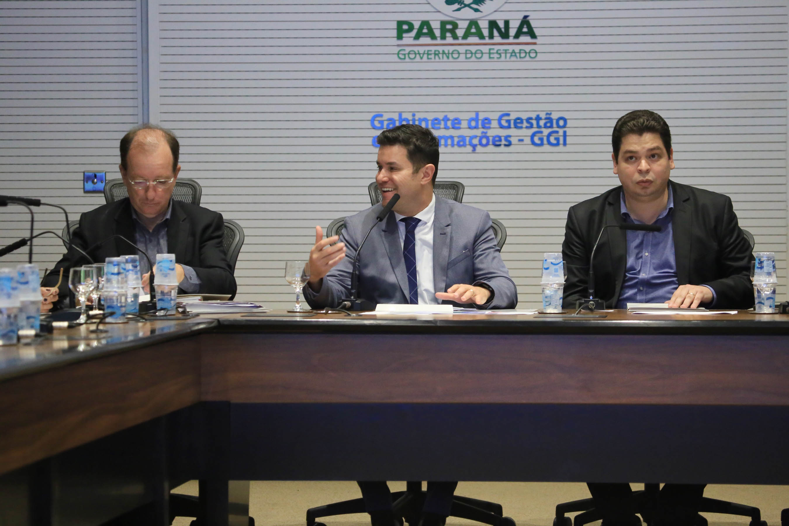 Chefes de 42 núcleos regionais do Governo do Estado das cidades de Londrina, Cornélio Procópio e Jacarezinho participaram nesta quarta-feira (22) de uma reunião com o governador Carlos Massa Ratinho Junior no Palácio Iguaçu, em Curitiba