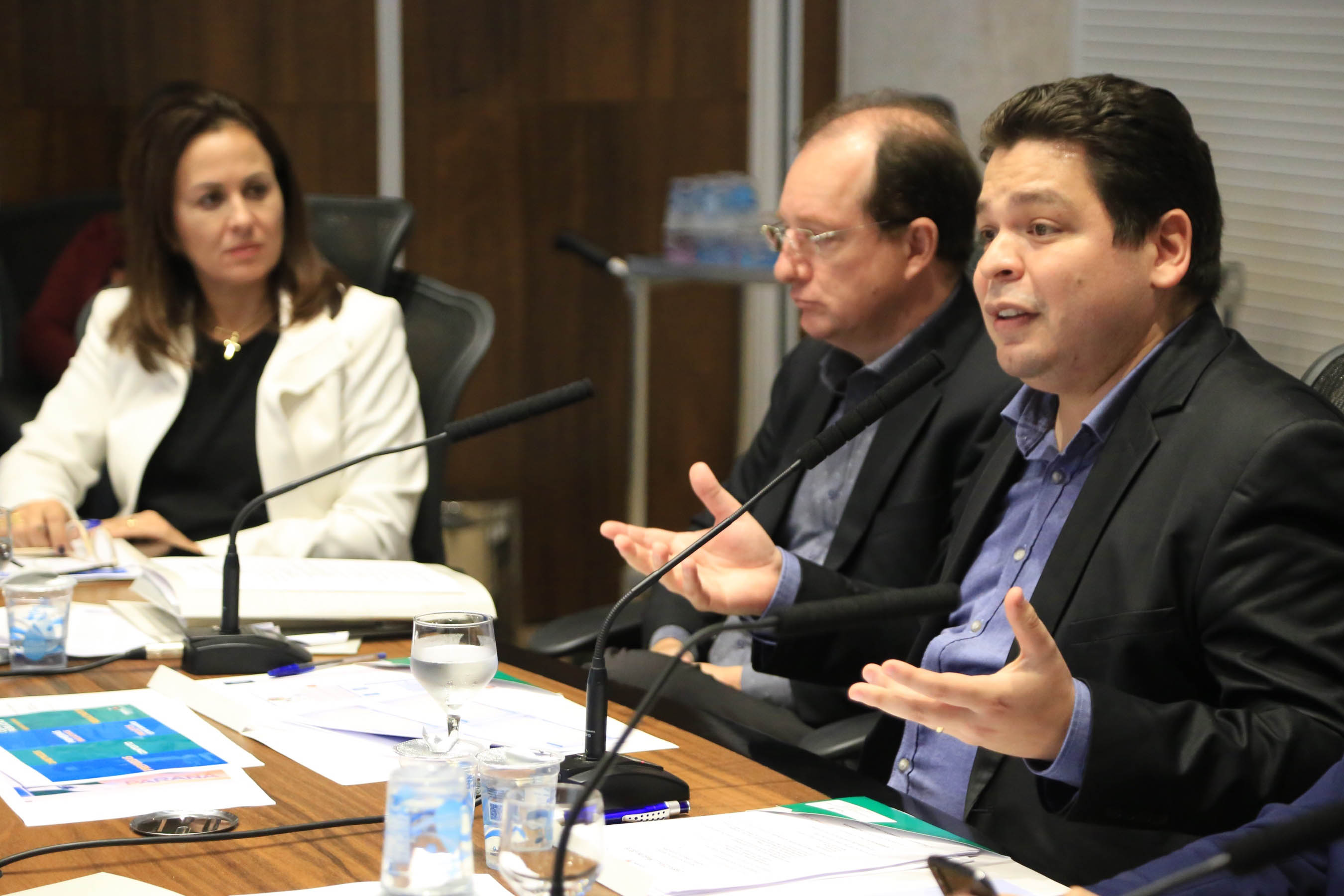 Chefes de 42 núcleos regionais do Governo do Estado das cidades de Londrina, Cornélio Procópio e Jacarezinho participaram nesta quarta-feira (22) de uma reunião com o governador Carlos Massa Ratinho Junior no Palácio Iguaçu, em Curitiba