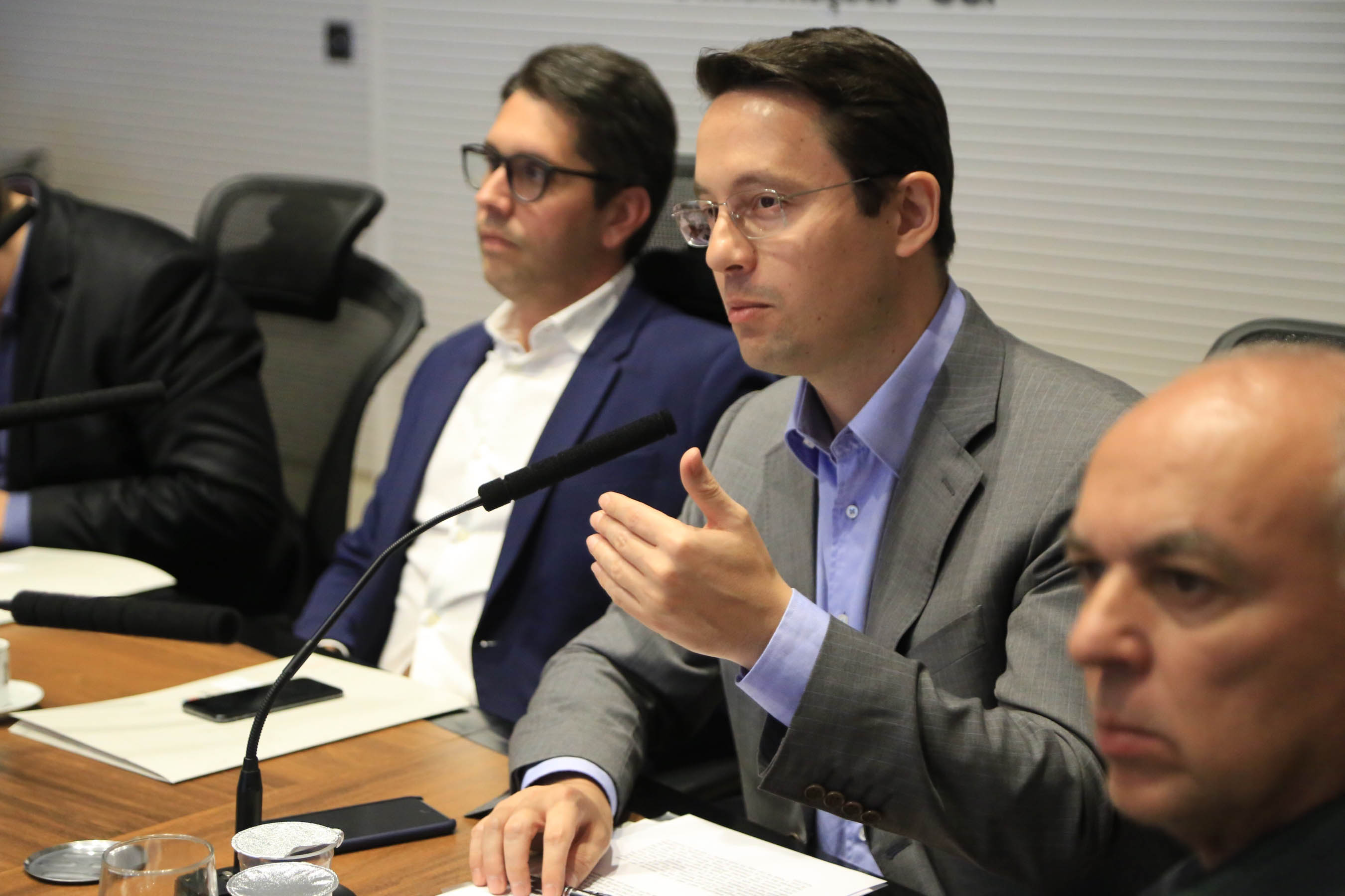 Chefes de 42 núcleos regionais do Governo do Estado das cidades de Londrina, Cornélio Procópio e Jacarezinho participaram nesta quarta-feira (22) de uma reunião com o governador Carlos Massa Ratinho Junior no Palácio Iguaçu, em Curitiba