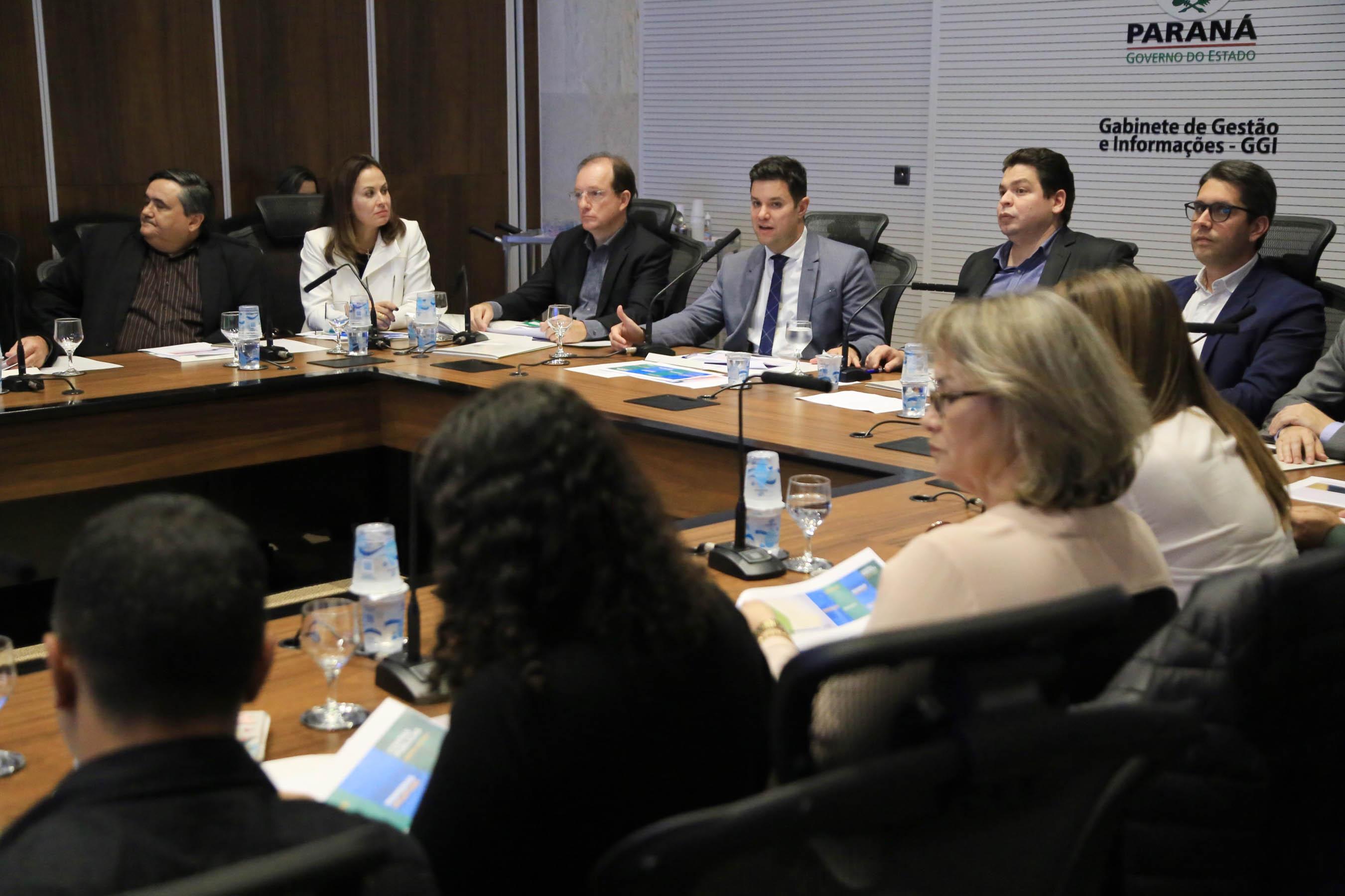 Chefes de 42 núcleos regionais do Governo do Estado das cidades de Londrina, Cornélio Procópio e Jacarezinho participaram nesta quarta-feira (22) de uma reunião com o governador Carlos Massa Ratinho Junior no Palácio Iguaçu, em Curitiba