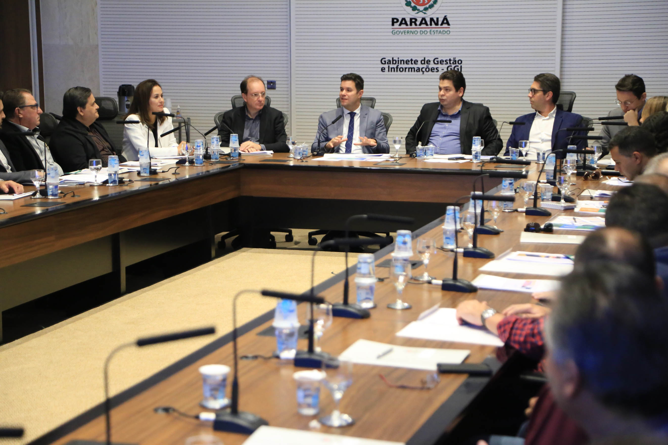 Chefes de 42 núcleos regionais do Governo do Estado das cidades de Londrina, Cornélio Procópio e Jacarezinho participaram nesta quarta-feira (22) de uma reunião com o governador Carlos Massa Ratinho Junior no Palácio Iguaçu, em Curitiba