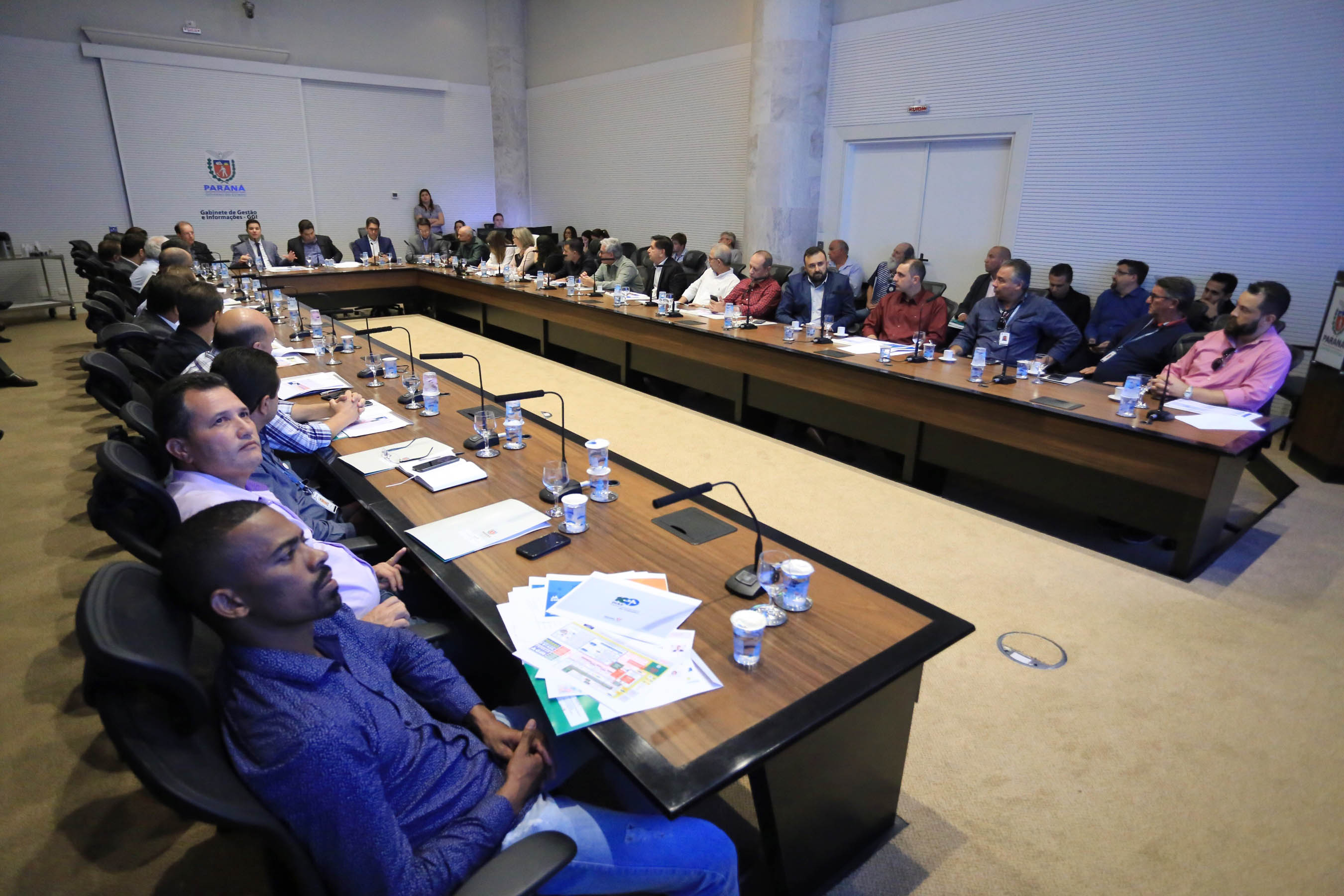 Chefes de 42 núcleos regionais do Governo do Estado das cidades de Londrina, Cornélio Procópio e Jacarezinho participaram nesta quarta-feira (22) de uma reunião com o governador Carlos Massa Ratinho Junior no Palácio Iguaçu, em Curitiba
