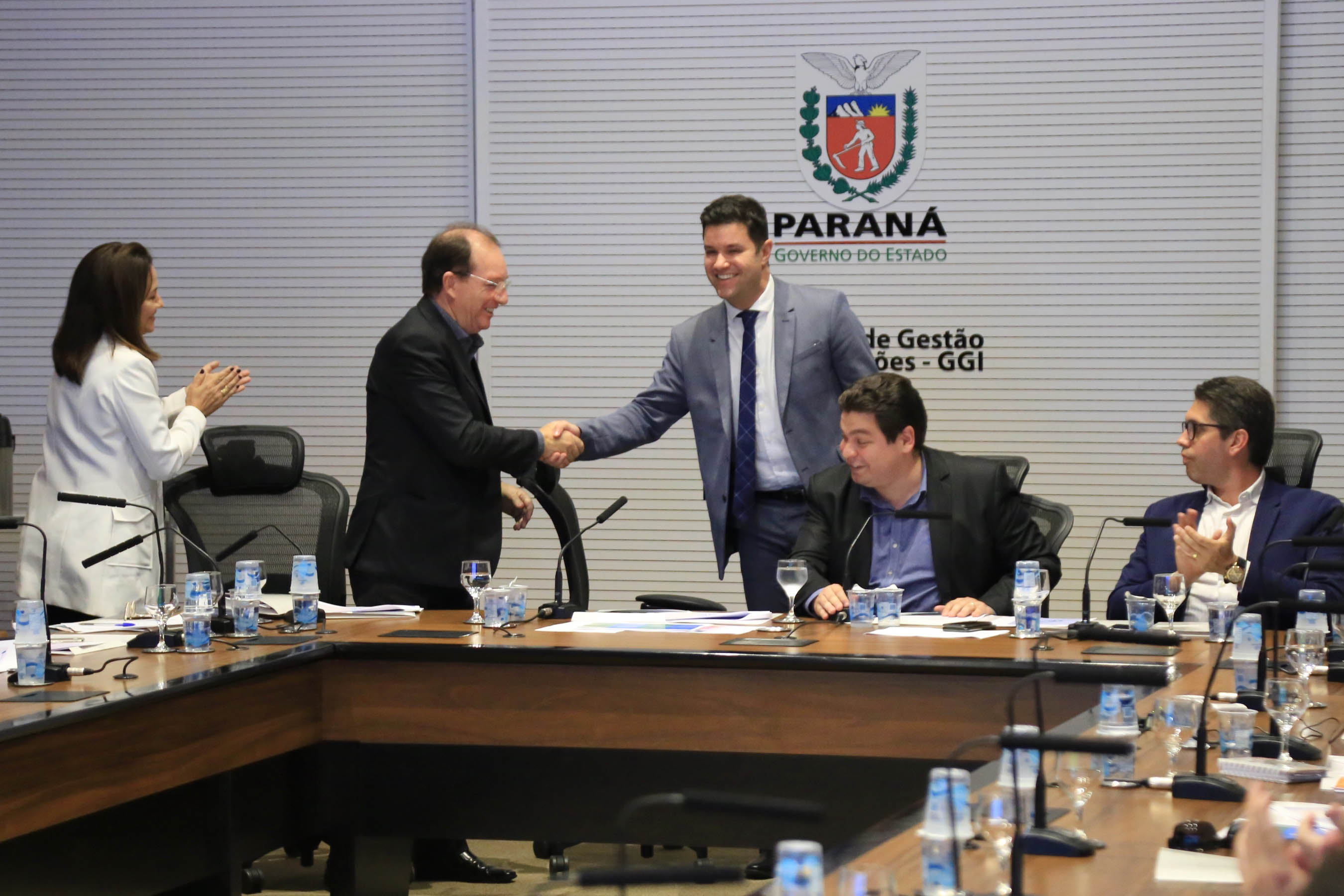 Chefes de 42 núcleos regionais do Governo do Estado das cidades de Londrina, Cornélio Procópio e Jacarezinho participaram nesta quarta-feira (22) de uma reunião com o governador Carlos Massa Ratinho Junior no Palácio Iguaçu, em Curitiba