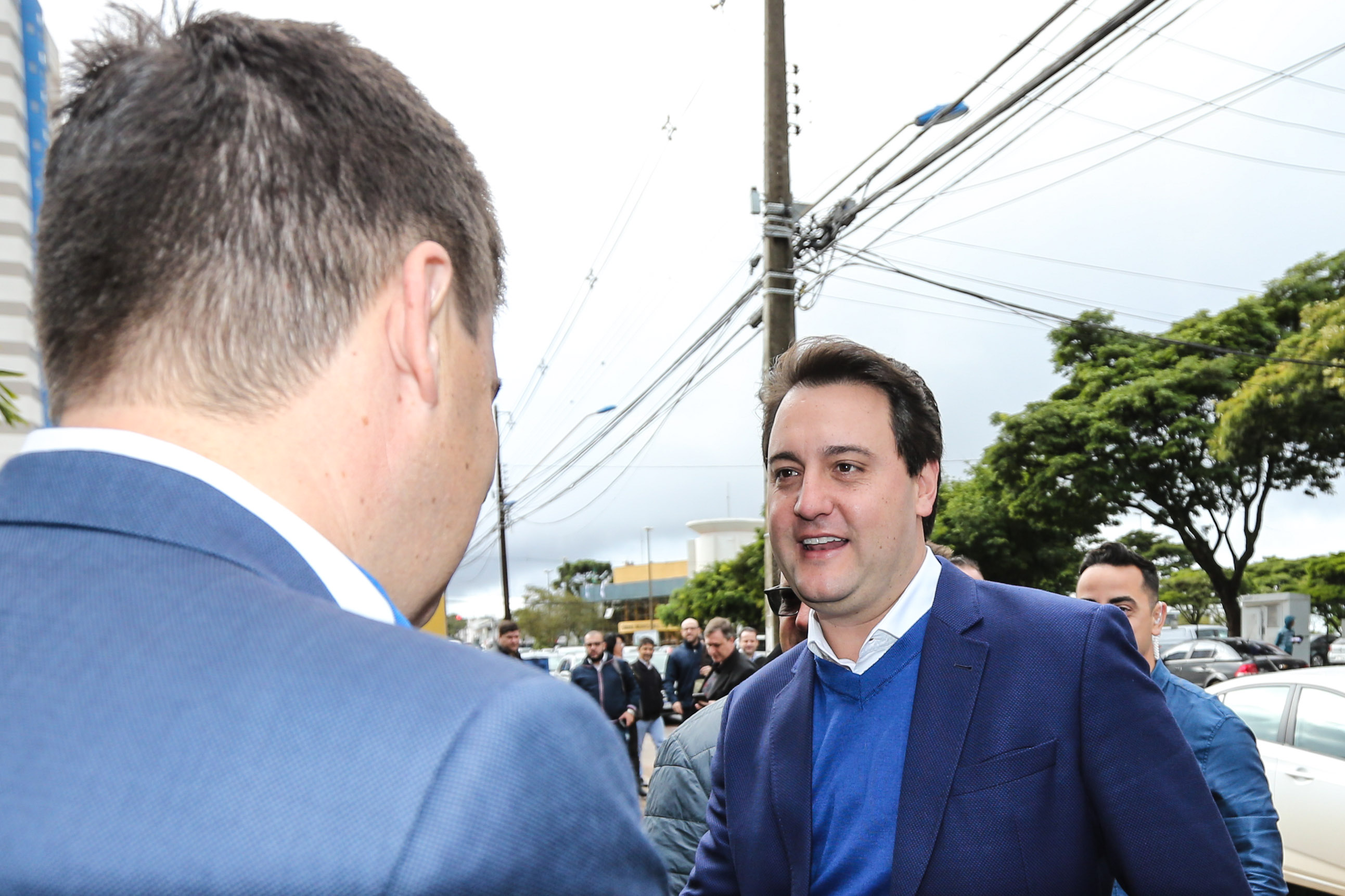 O governador Carlos Massa Ratinho Junior se reúne com prefeitos na sede da Associação dos Municípios do Oeste do Paraná (Amop) em Cascavel nesta sexta-feira (24), para confirmar recursos do Estado para investimentos nos municípios. No mesmo encontro são anunciados investimentos que a Copel fará na região Oeste nos próximos três anos. Cascavel, 24/05/2019 - Foto: Geraldo Bubniak/ANPr