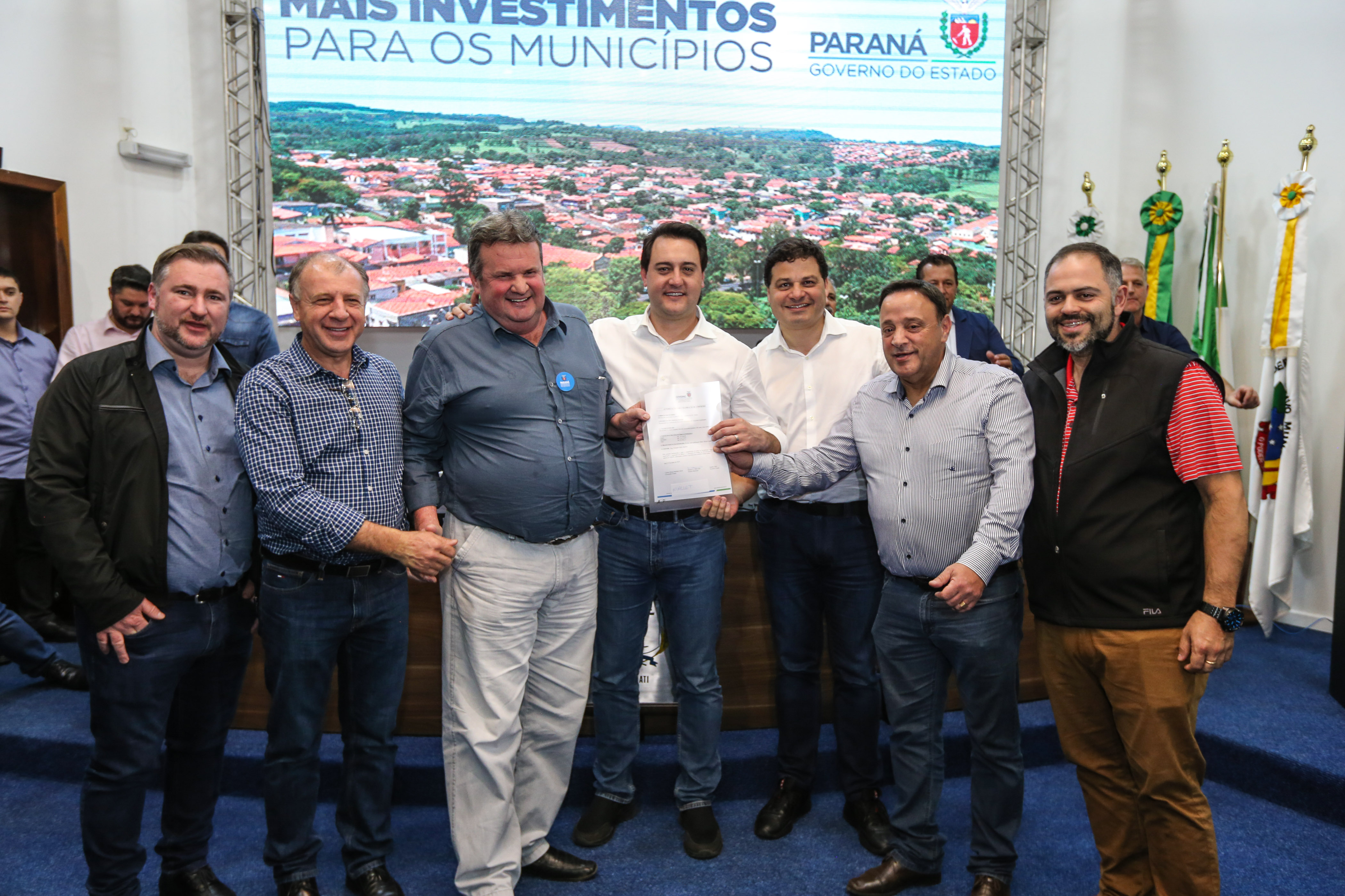 Governador Carlos Massa Ratinho Junior se reúne em Irati com os prefeitos do Centro-Sul do Paraná, e repassa recursos para investimentos em diversos municípios da região. O secretário do Desenvolvimento Urbano e Obras Públicas, João Carlos Ortega, também participa do encontro. - Irati, 07/06/2019 - Foto: Geraldo Bubniak/ANPr