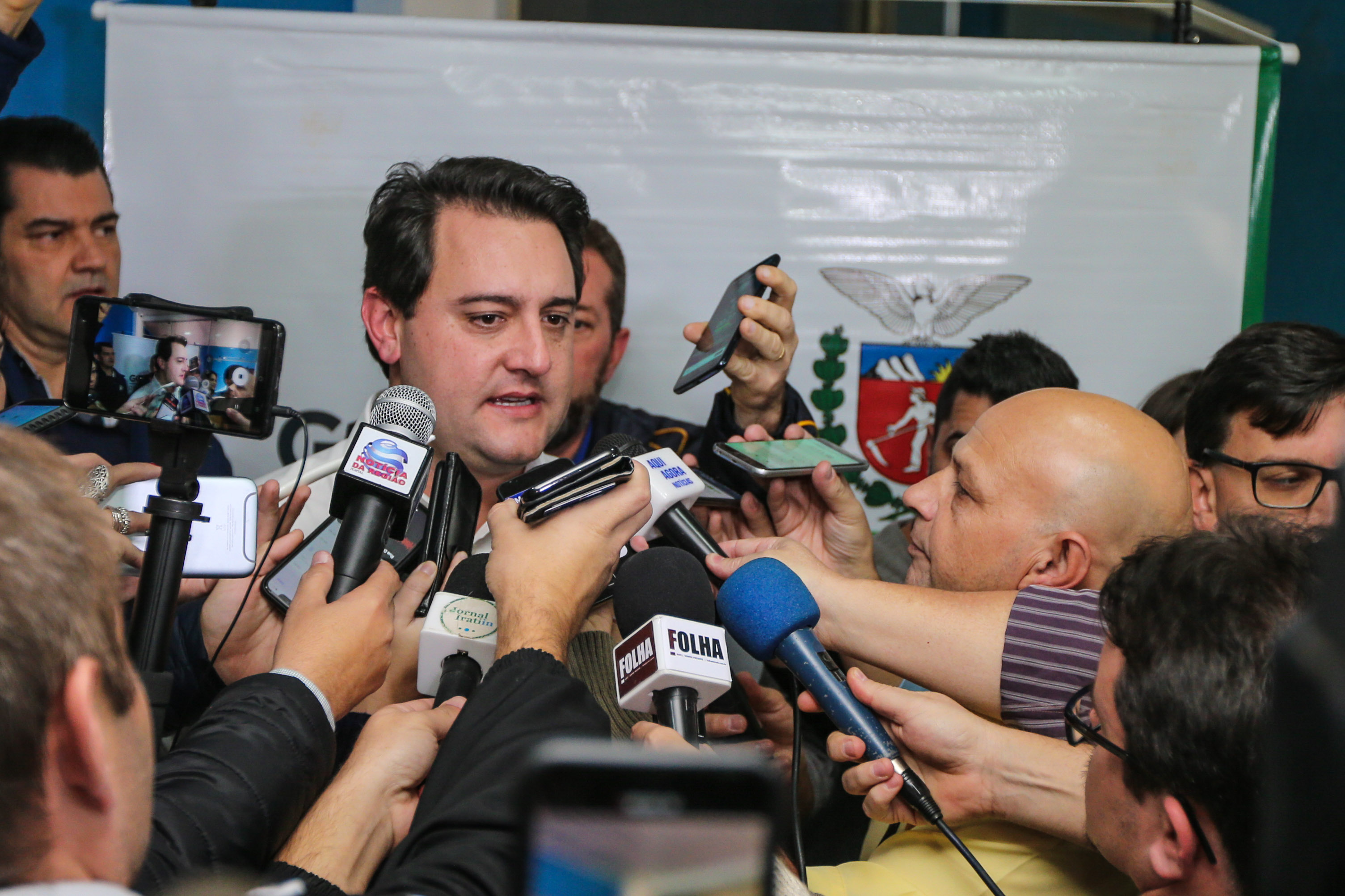 Governador Carlos Massa Ratinho Junior se reúne em Irati com os prefeitos do Centro-Sul do Paraná, e repassa recursos para investimentos em diversos municípios da região. O secretário do Desenvolvimento Urbano e Obras Públicas, João Carlos Ortega, também participa do encontro. - Irati, 07/06/2019 - Foto: Geraldo Bubniak/ANPr