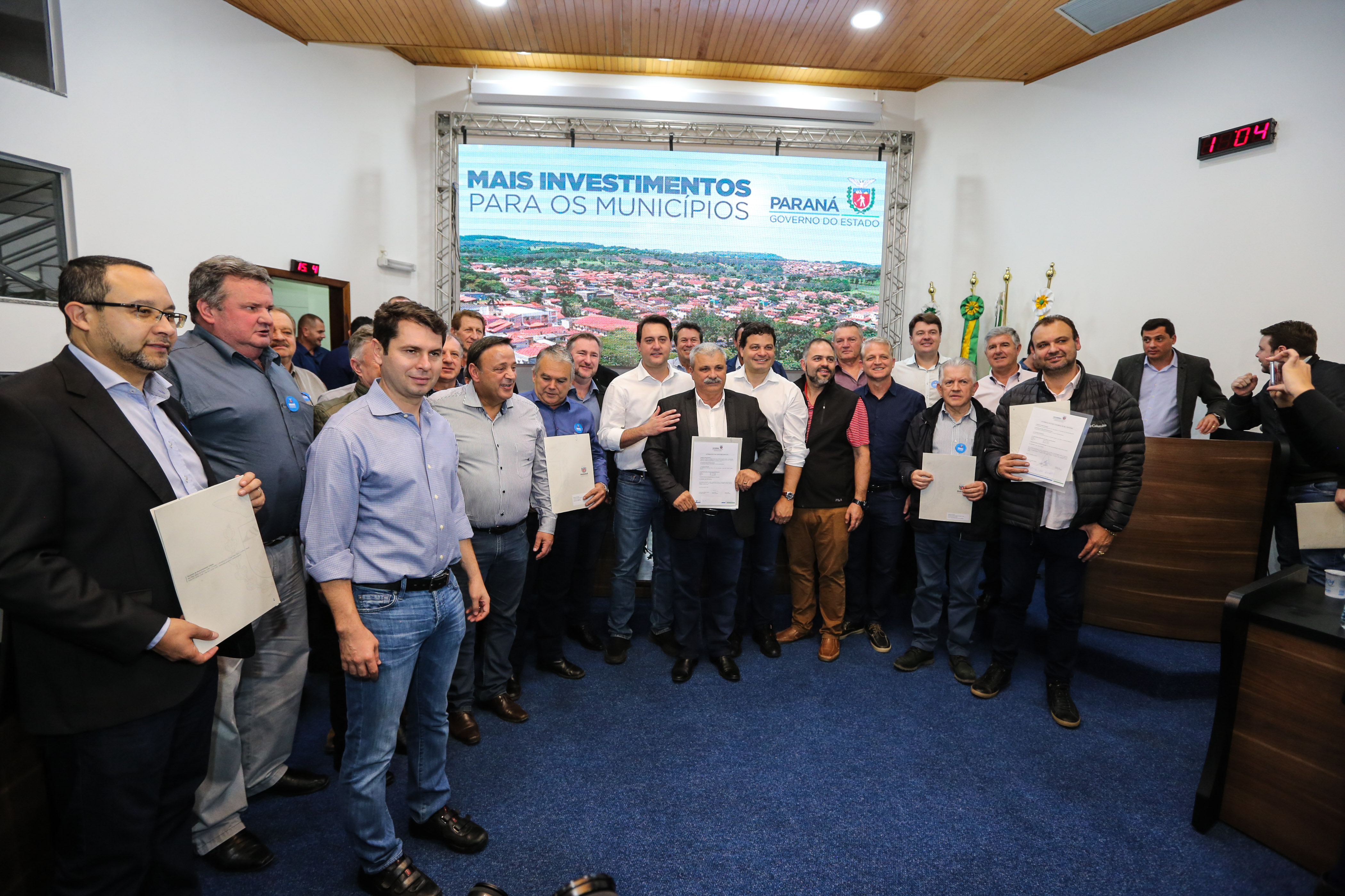 Governador Carlos Massa Ratinho Junior se reúne em Irati com os prefeitos do Centro-Sul do Paraná, e repassa recursos para investimentos em diversos municípios da região. O secretário do Desenvolvimento Urbano e Obras Públicas, João Carlos Ortega, também participa do encontro. - Irati, 07/06/2019 - Foto: Geraldo Bubniak/ANPr
