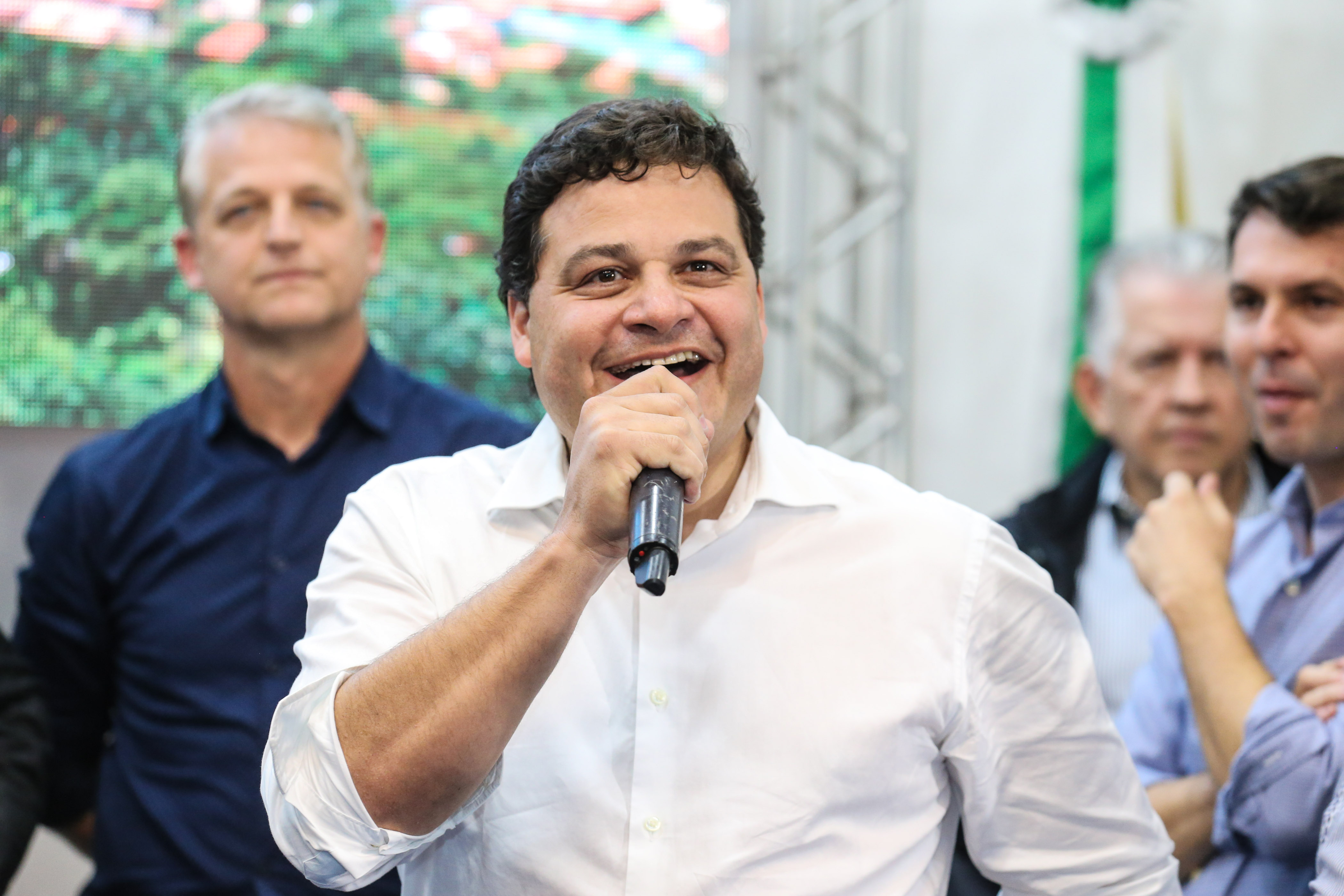 Governador Carlos Massa Ratinho Junior se reúne em Irati com os prefeitos do Centro-Sul do Paraná, e repassa recursos para investimentos em diversos municípios da região. O secretário do Desenvolvimento Urbano e Obras Públicas, João Carlos Ortega, também participa do encontro. - Irati, 07/06/2019 - Foto: Geraldo Bubniak/ANPr