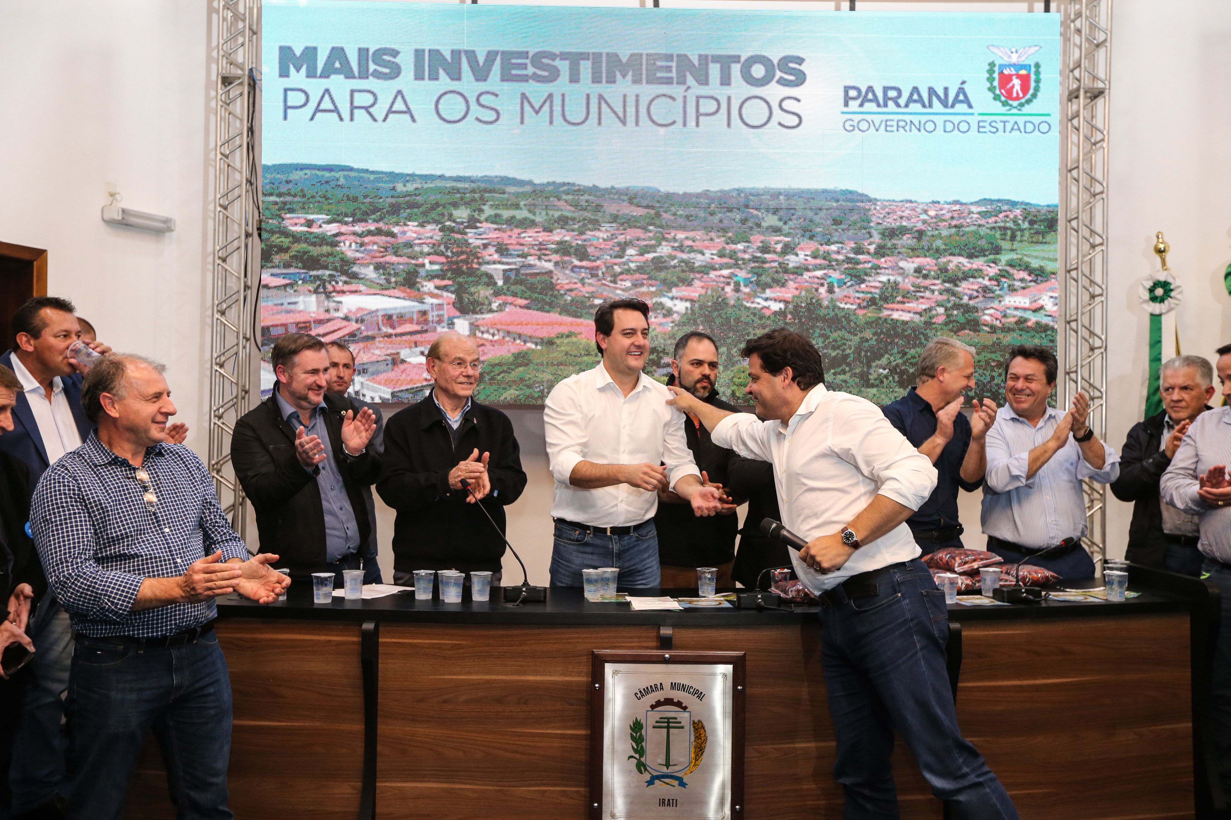 Governador Carlos Massa Ratinho Junior se reúne em Irati com os prefeitos do Centro-Sul do Paraná, e repassa recursos para investimentos em diversos municípios da região. O secretário do Desenvolvimento Urbano e Obras Públicas, João Carlos Ortega, também participa do encontro. - Irati, 07/06/2019 - Foto: Geraldo Bubniak/ANPr