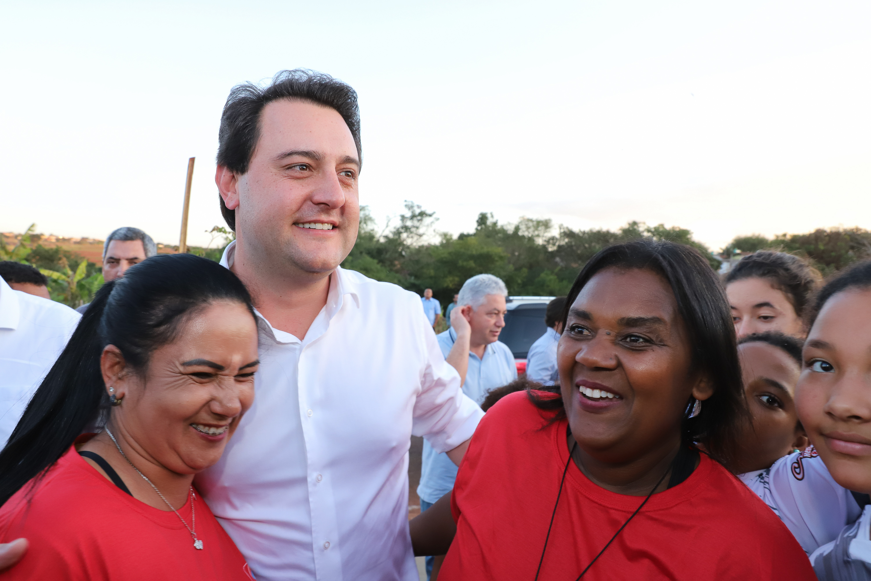 Londrina, no Norte do Paraná, ganhou uma unidade do projeto Arena Multiuso, espaço para atividades esportivas e de recreação, implantado pelo Governo do Estado, em parceria com o município. Instalada no conjunto residencial Vista Bela, a unidade foi entregue à comunidade pelo governador Carlos Massa Ratinho Junior, nesta quinta-feira (20). - Londrina, 20/06/2019 - Foto: Rodrigo Félix Leal/ANPr