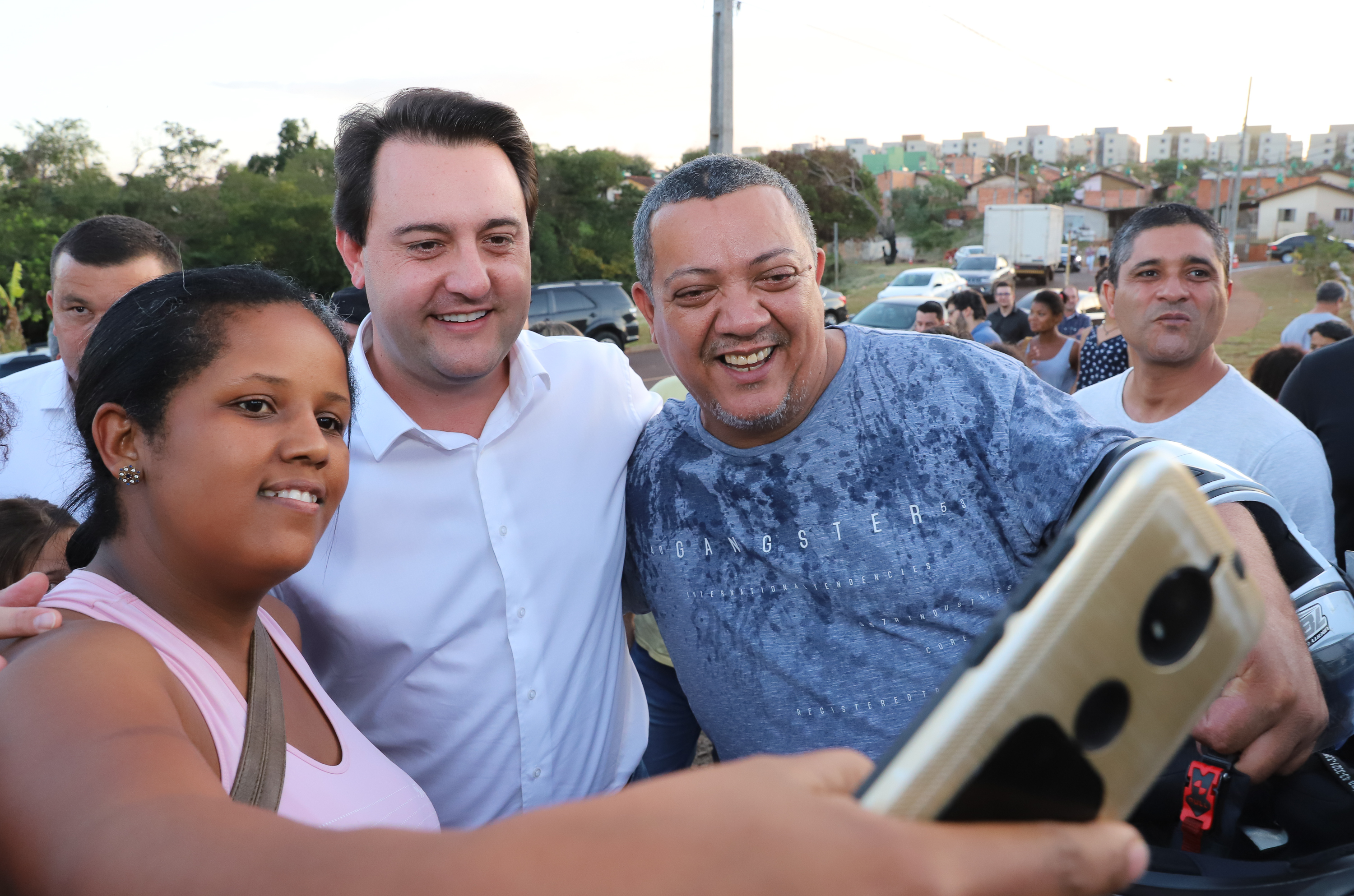 Londrina, no Norte do Paraná, ganhou uma unidade do projeto Arena Multiuso, espaço para atividades esportivas e de recreação, implantado pelo Governo do Estado, em parceria com o município. Instalada no conjunto residencial Vista Bela, a unidade foi entregue à comunidade pelo governador Carlos Massa Ratinho Junior, nesta quinta-feira (20). - Londrina, 20/06/2019 - Foto: Rodrigo Félix Leal/ANPr