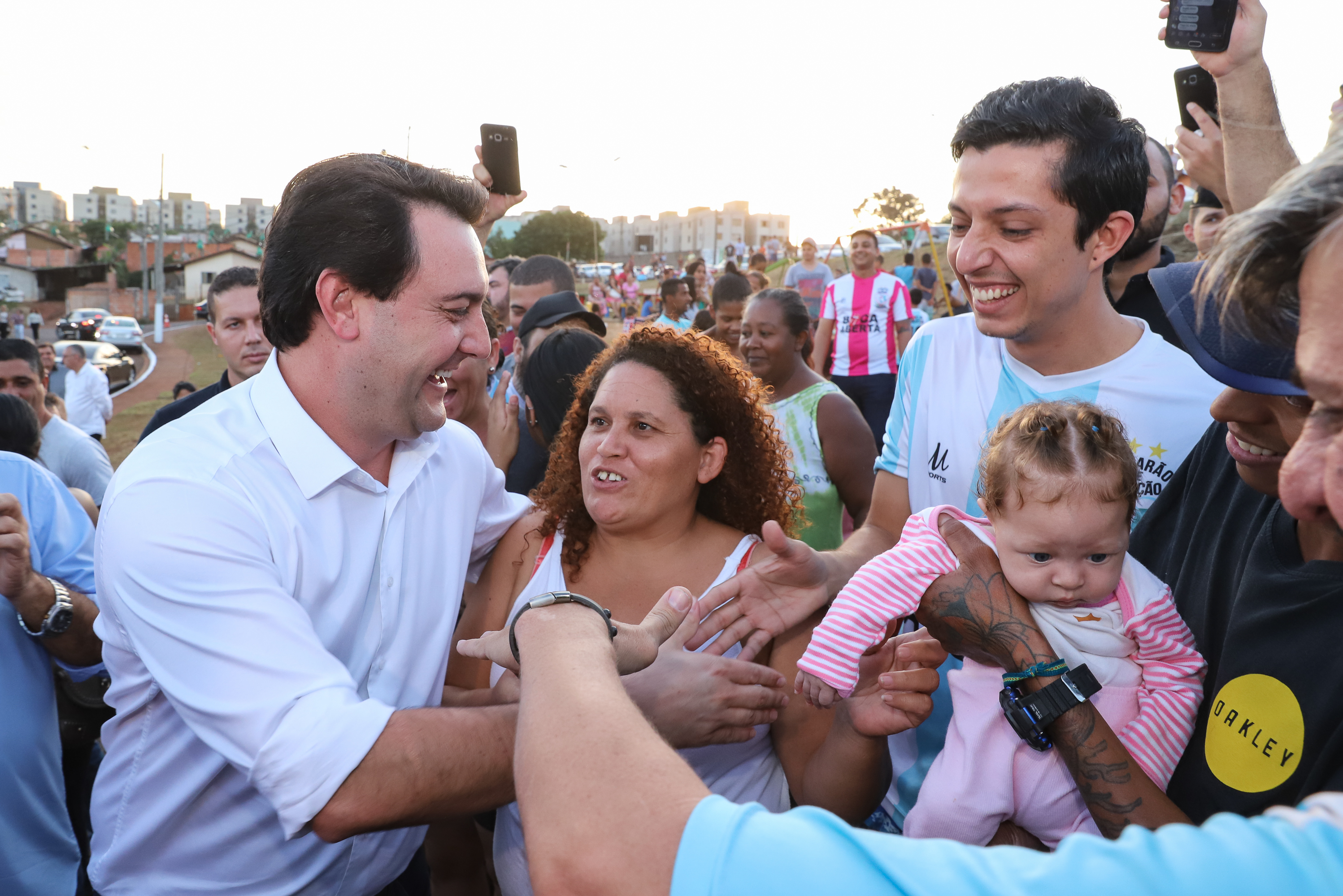 Londrina, no Norte do Paraná, ganhou uma unidade do projeto Arena Multiuso, espaço para atividades esportivas e de recreação, implantado pelo Governo do Estado, em parceria com o município. Instalada no conjunto residencial Vista Bela, a unidade foi entregue à comunidade pelo governador Carlos Massa Ratinho Junior, nesta quinta-feira (20). - Londrina, 20/06/2019 - Foto: Rodrigo Félix Leal/ANPr
