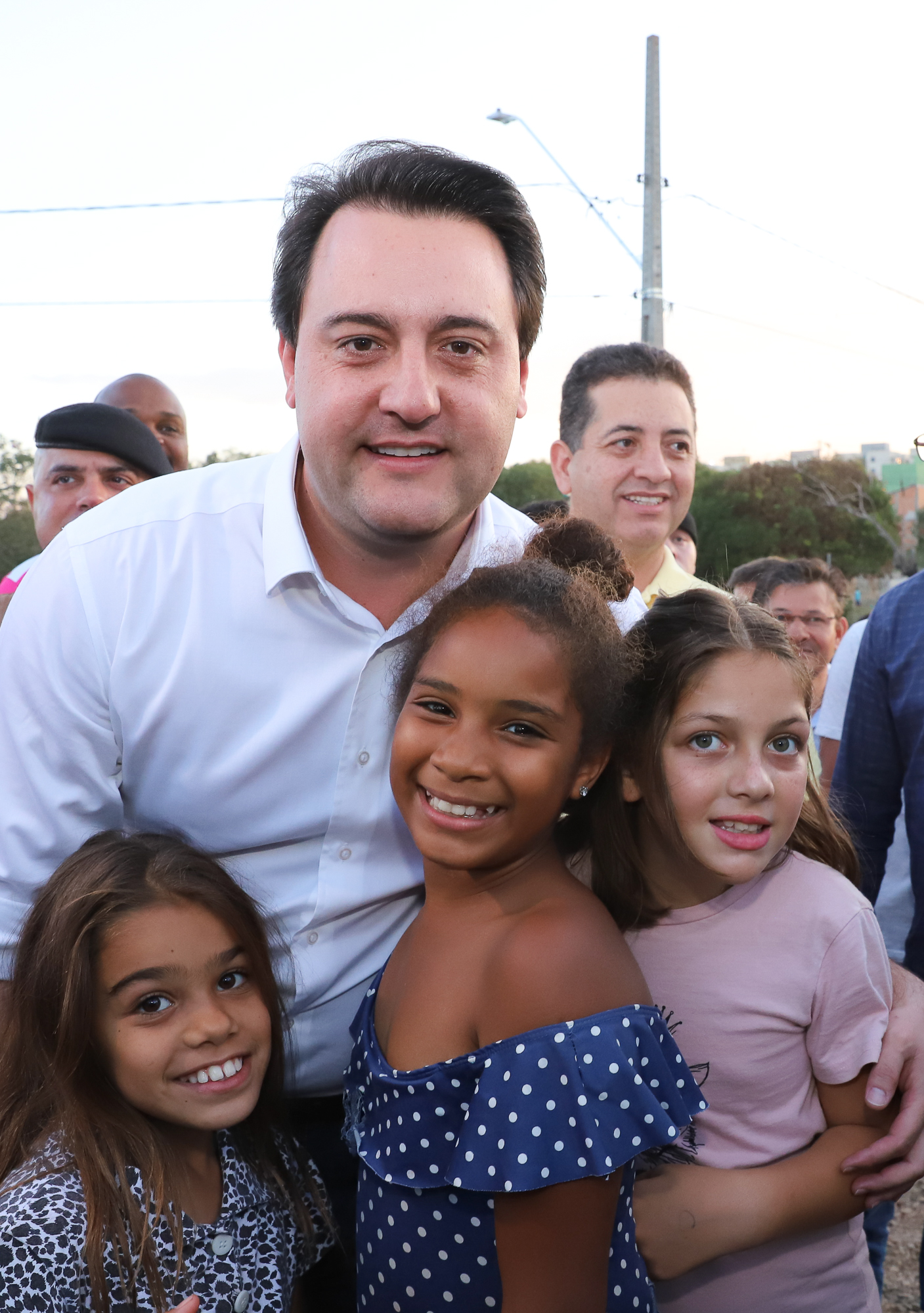 Londrina, no Norte do Paraná, ganhou uma unidade do projeto Arena Multiuso, espaço para atividades esportivas e de recreação, implantado pelo Governo do Estado, em parceria com o município. Instalada no conjunto residencial Vista Bela, a unidade foi entregue à comunidade pelo governador Carlos Massa Ratinho Junior, nesta quinta-feira (20). - Londrina, 20/06/2019 - Foto: Rodrigo Félix Leal/ANPr