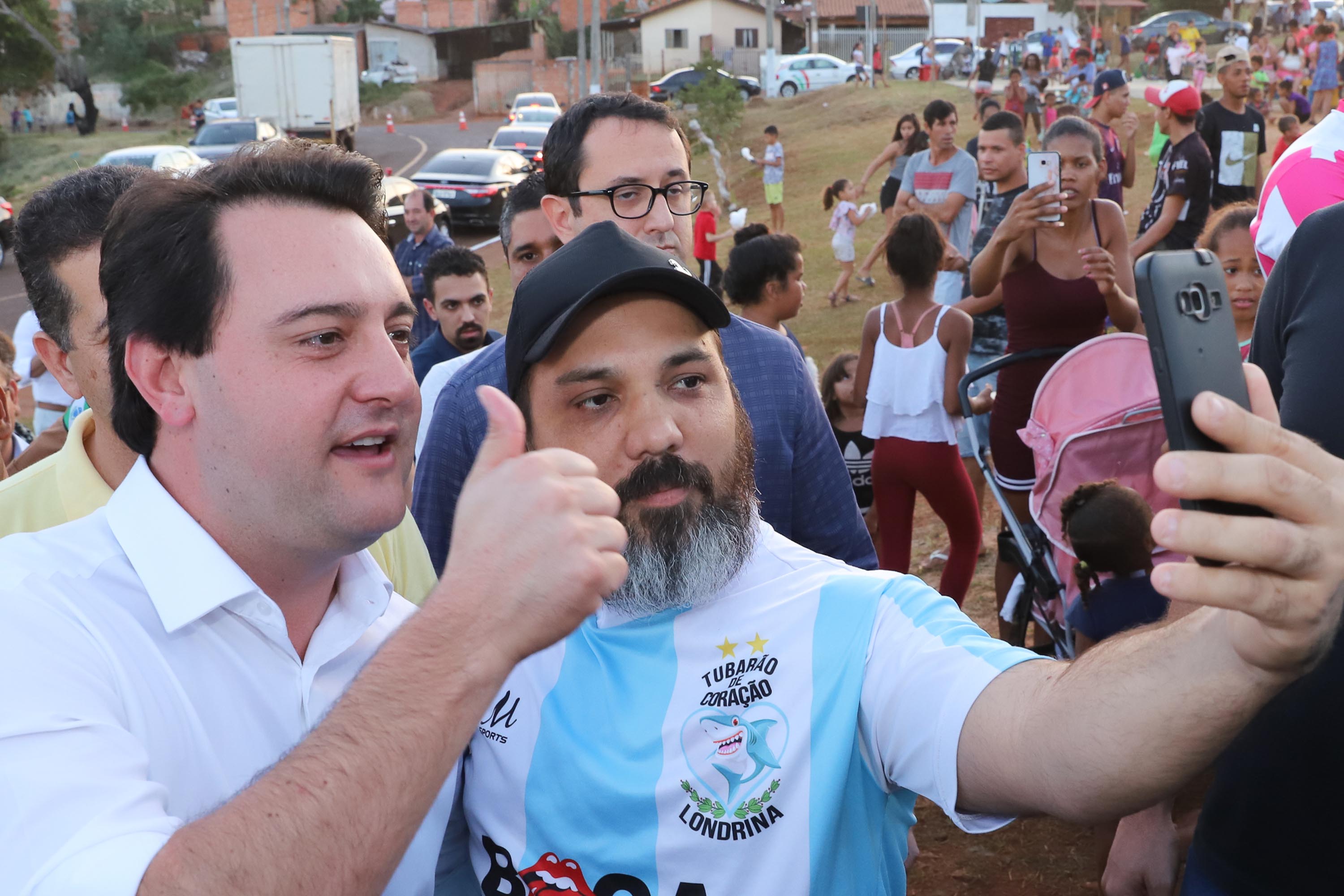 Londrina, no Norte do Paraná, ganhou uma unidade do projeto Arena Multiuso, espaço para atividades esportivas e de recreação, implantado pelo Governo do Estado, em parceria com o município. Instalada no conjunto residencial Vista Bela, a unidade foi entregue à comunidade pelo governador Carlos Massa Ratinho Junior, nesta quinta-feira (20). - Londrina, 20/06/2019 - Foto: Rodrigo Félix Leal/ANPr