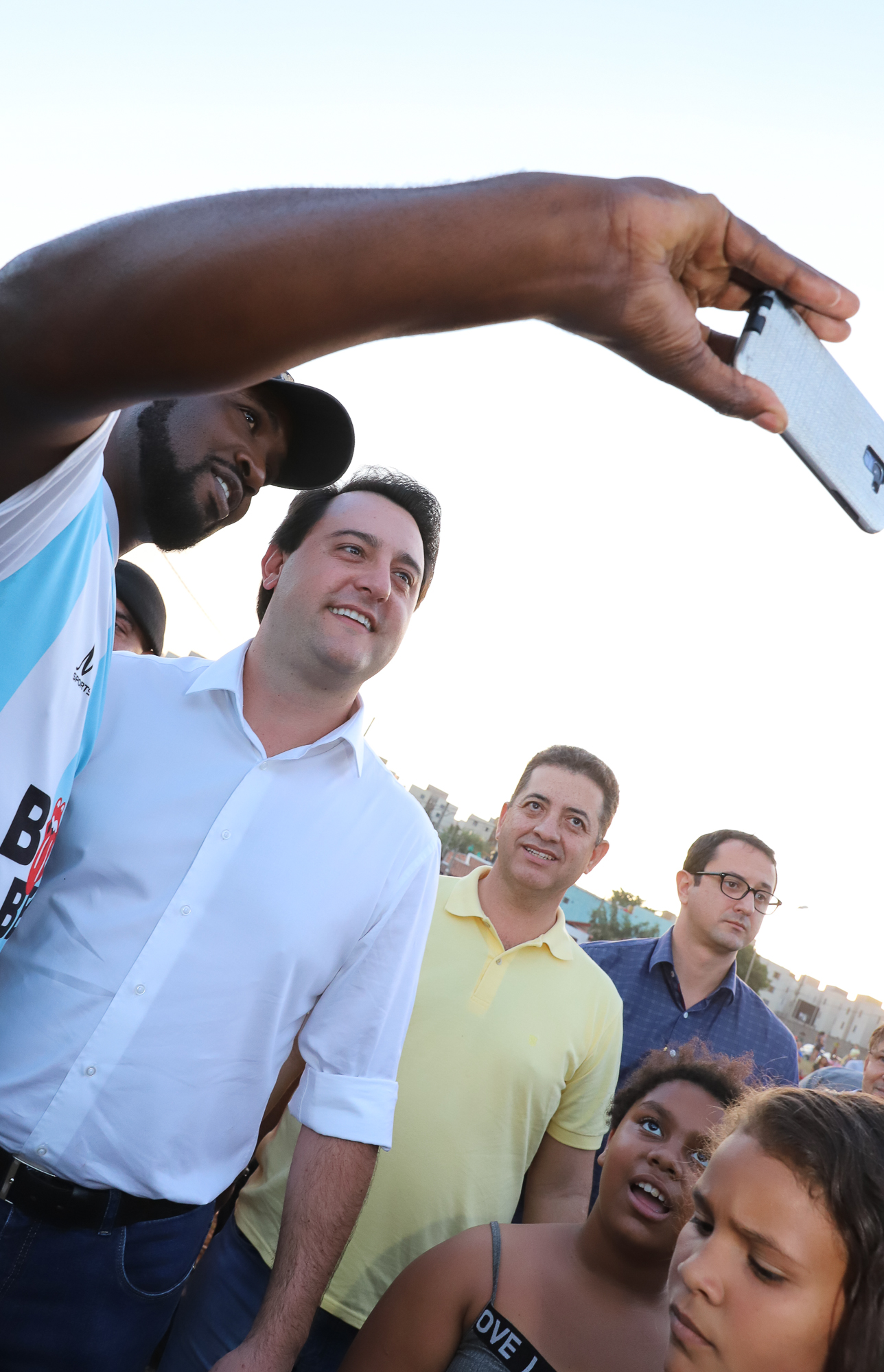 Londrina, no Norte do Paraná, ganhou uma unidade do projeto Arena Multiuso, espaço para atividades esportivas e de recreação, implantado pelo Governo do Estado, em parceria com o município. Instalada no conjunto residencial Vista Bela, a unidade foi entregue à comunidade pelo governador Carlos Massa Ratinho Junior, nesta quinta-feira (20). - Londrina, 20/06/2019 - Foto: Rodrigo Félix Leal/ANPr