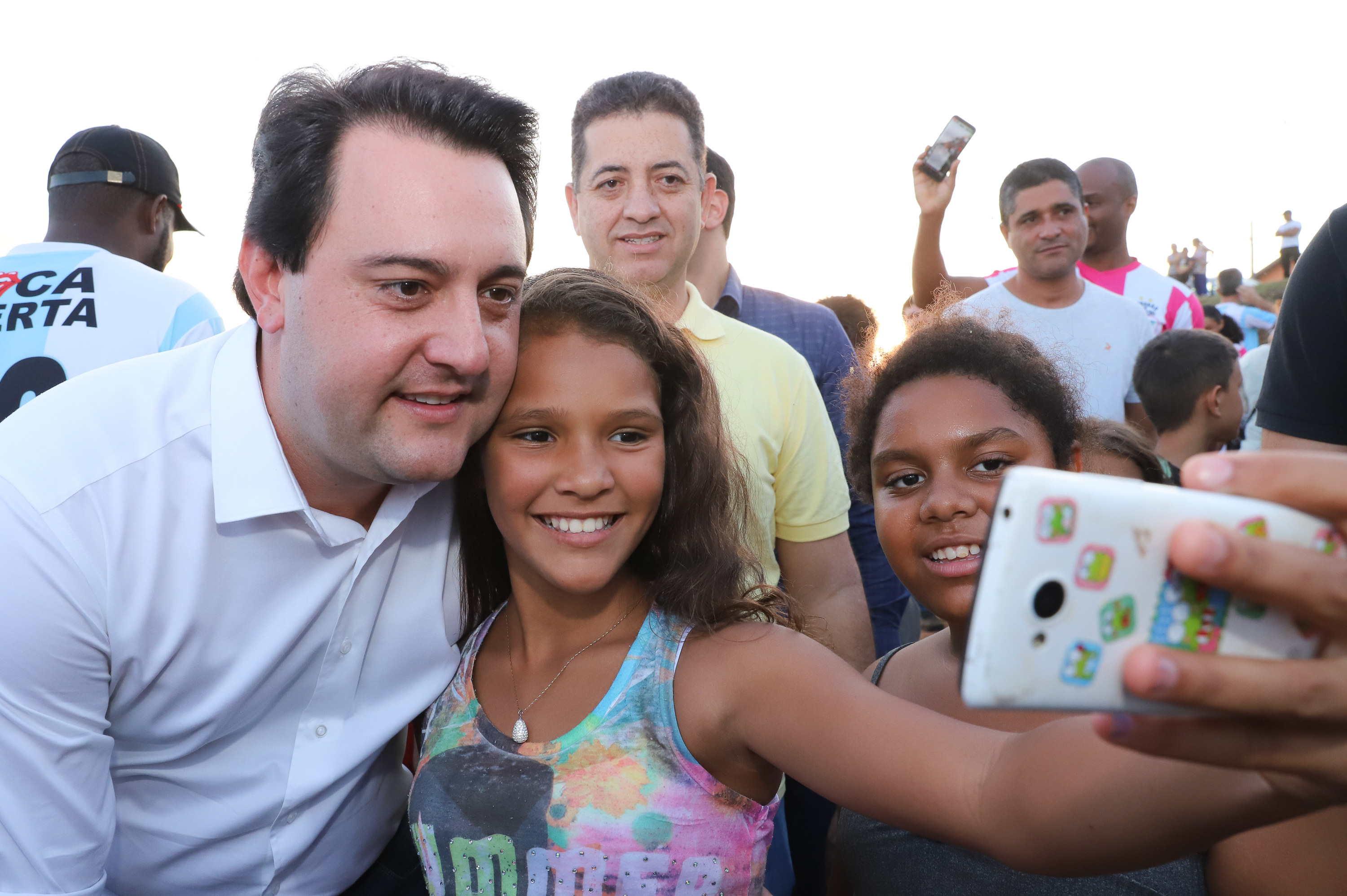 Londrina, no Norte do Paraná, ganhou uma unidade do projeto Arena Multiuso, espaço para atividades esportivas e de recreação, implantado pelo Governo do Estado, em parceria com o município. Instalada no conjunto residencial Vista Bela, a unidade foi entregue à comunidade pelo governador Carlos Massa Ratinho Junior, nesta quinta-feira (20). - Londrina, 20/06/2019 - Foto: Rodrigo Félix Leal/ANPr